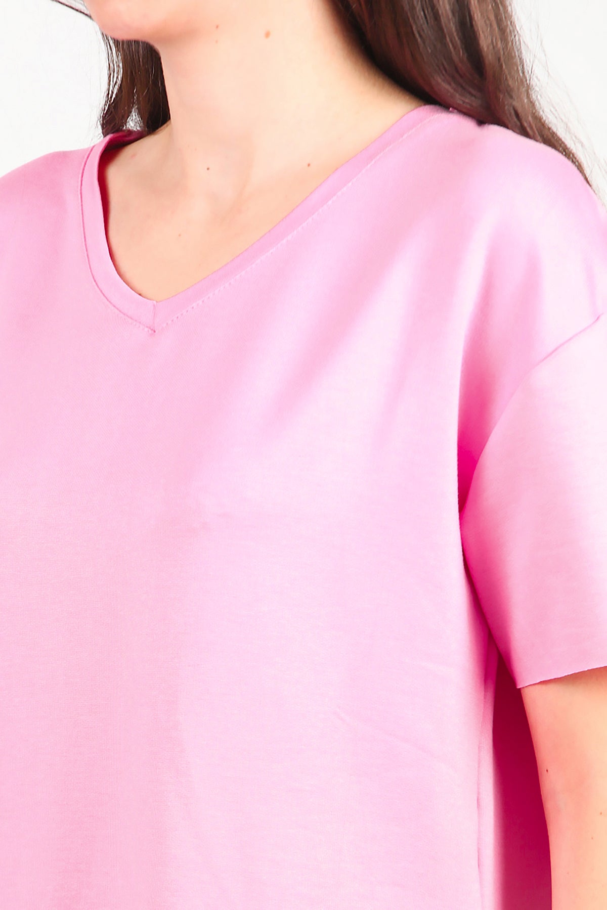 Kadın Eteği Oval V Yaka T-Shirt Pembe