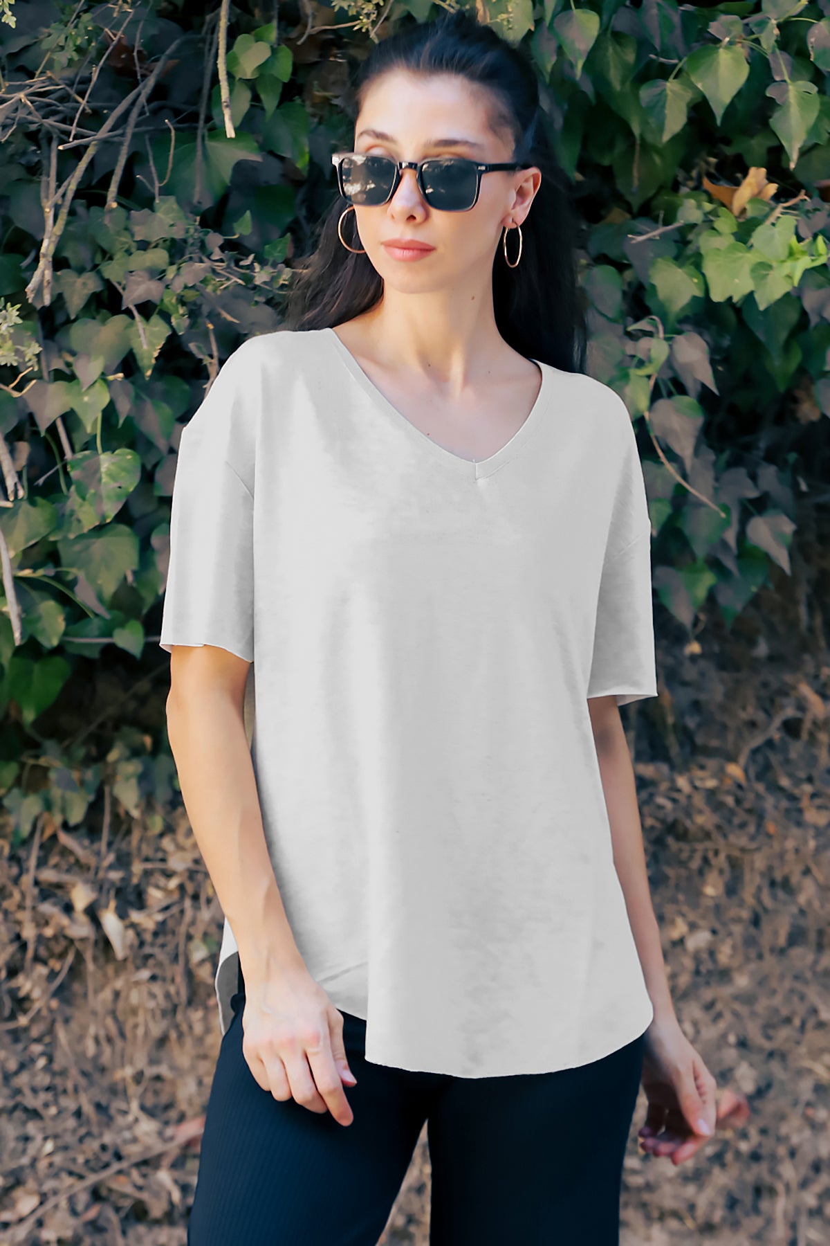 Kadın Eteği Oval V Yaka T-Shirt Taş