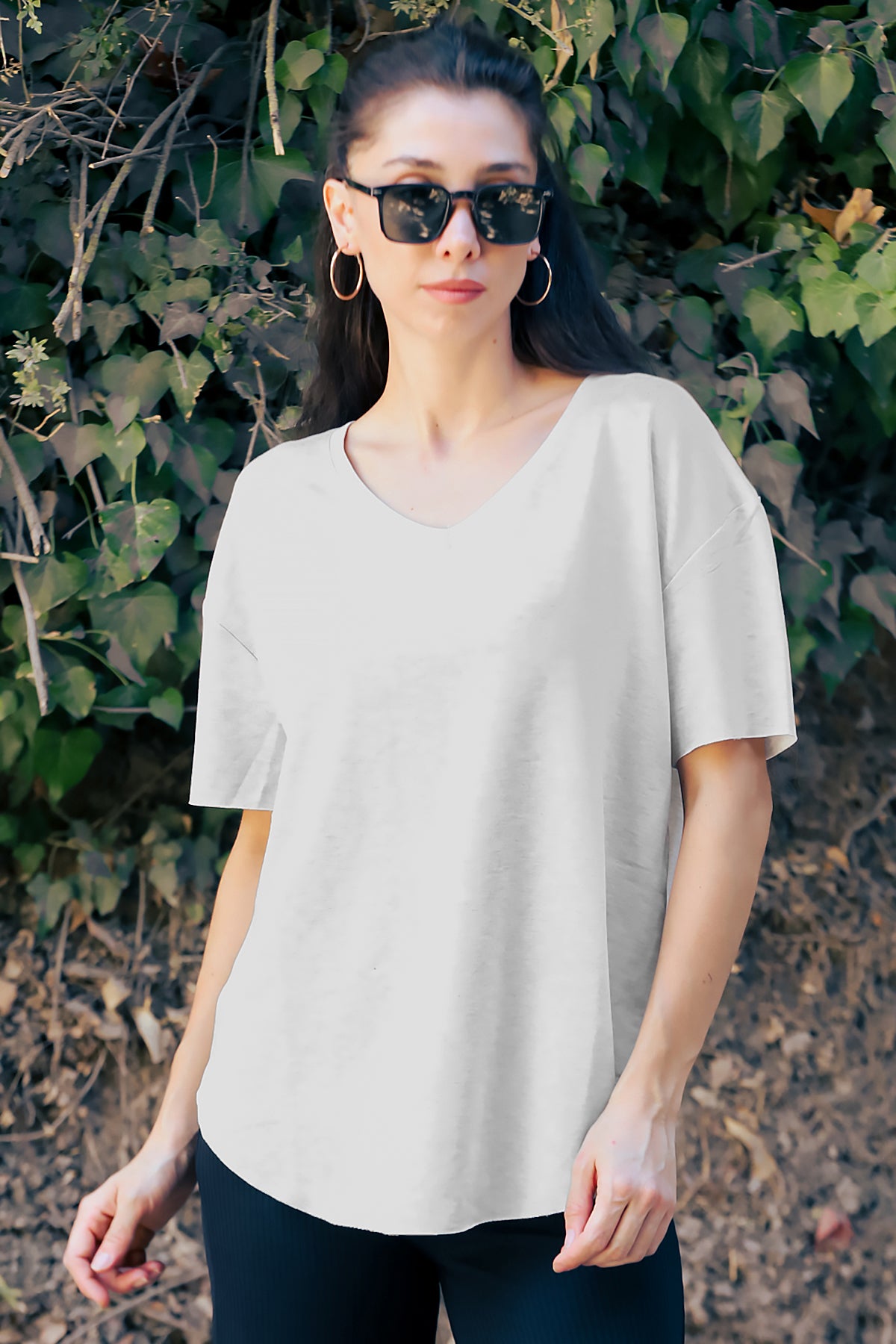 Kadın Eteği Oval V Yaka T-Shirt Taş