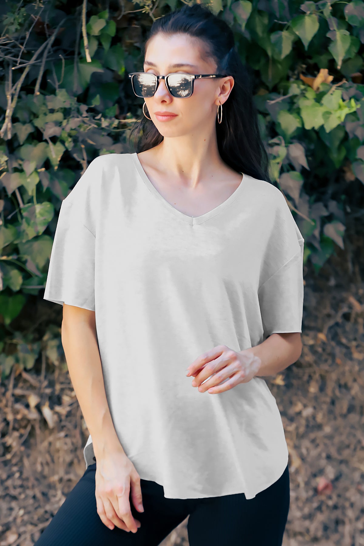 Kadın Eteği Oval V Yaka T-Shirt Taş