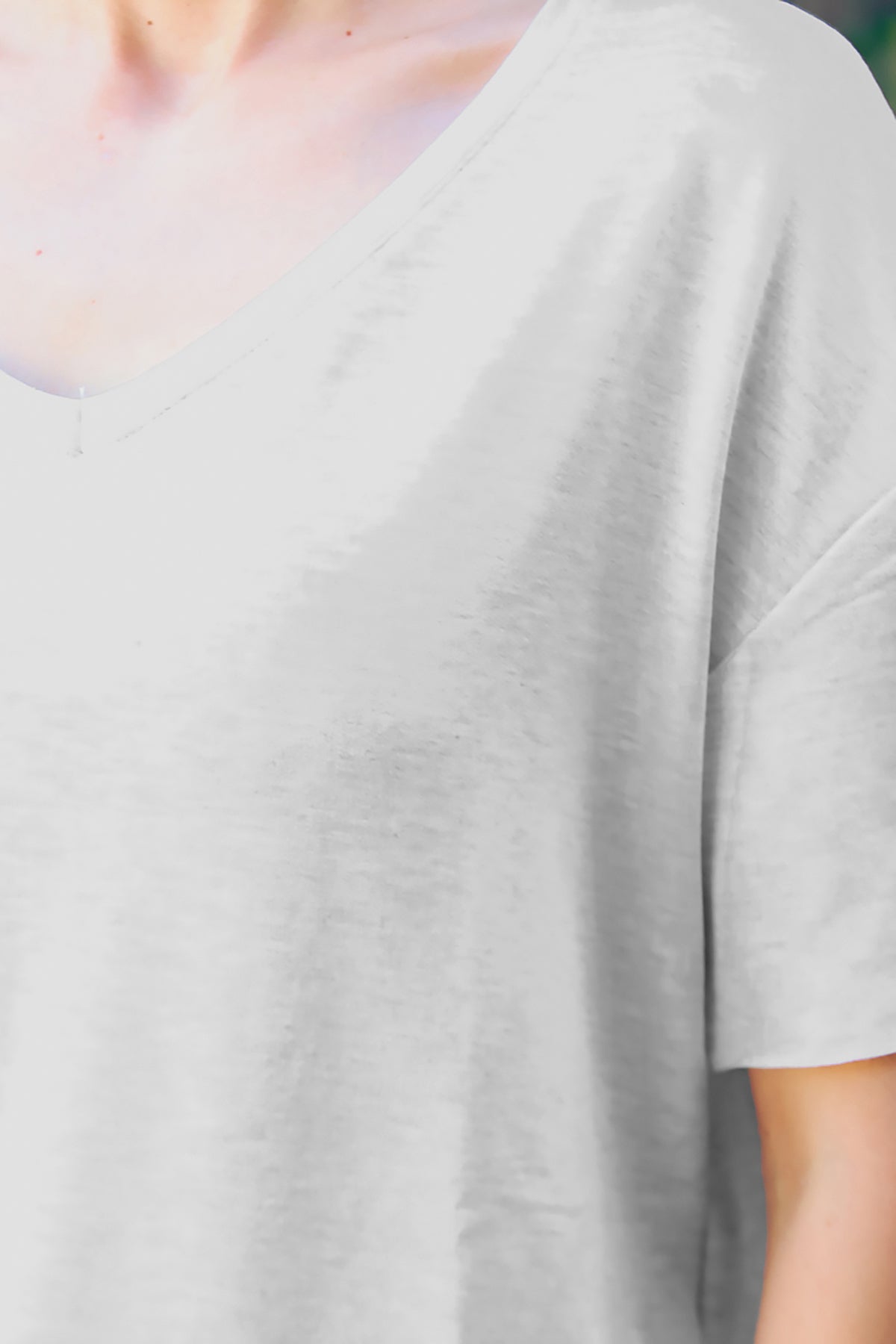 Kadın Eteği Oval V Yaka T-Shirt Taş