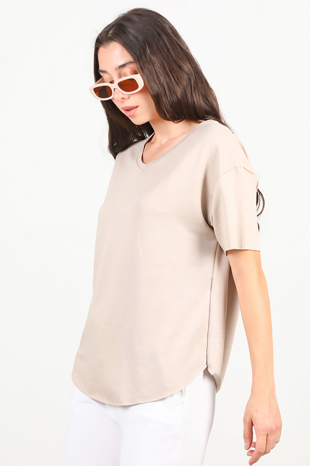 Kadın Eteği Oval V Yaka T-Shirt Vizon