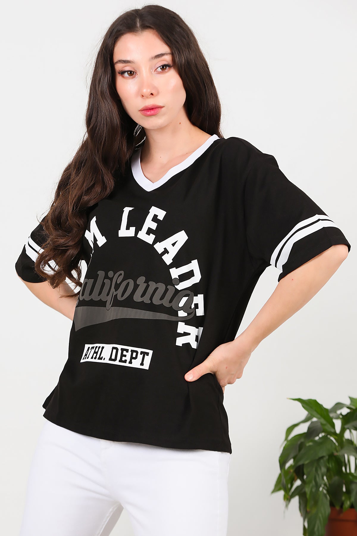 Kadın V Yaka Baskılı T-Shirt Siyah