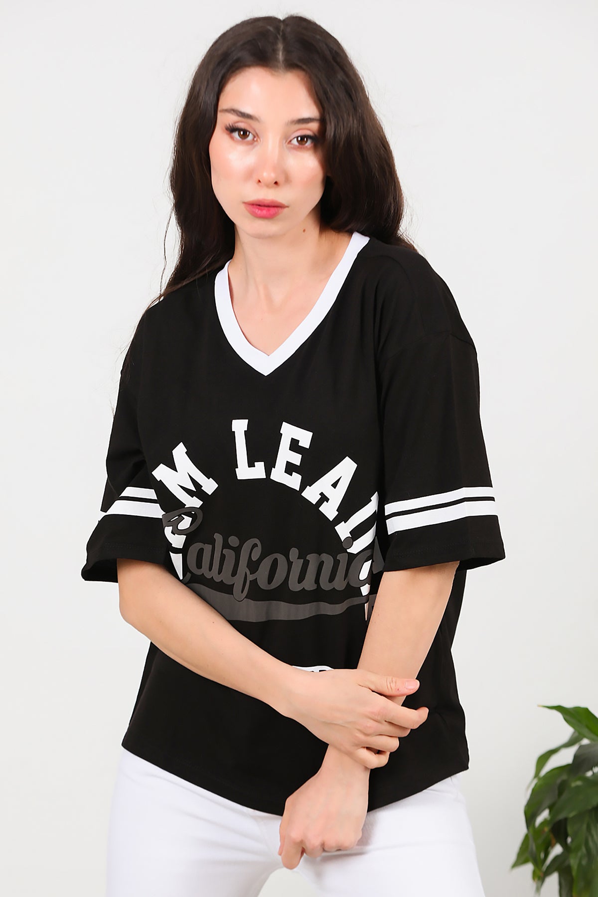 Kadın V Yaka Baskılı T-Shirt Siyah