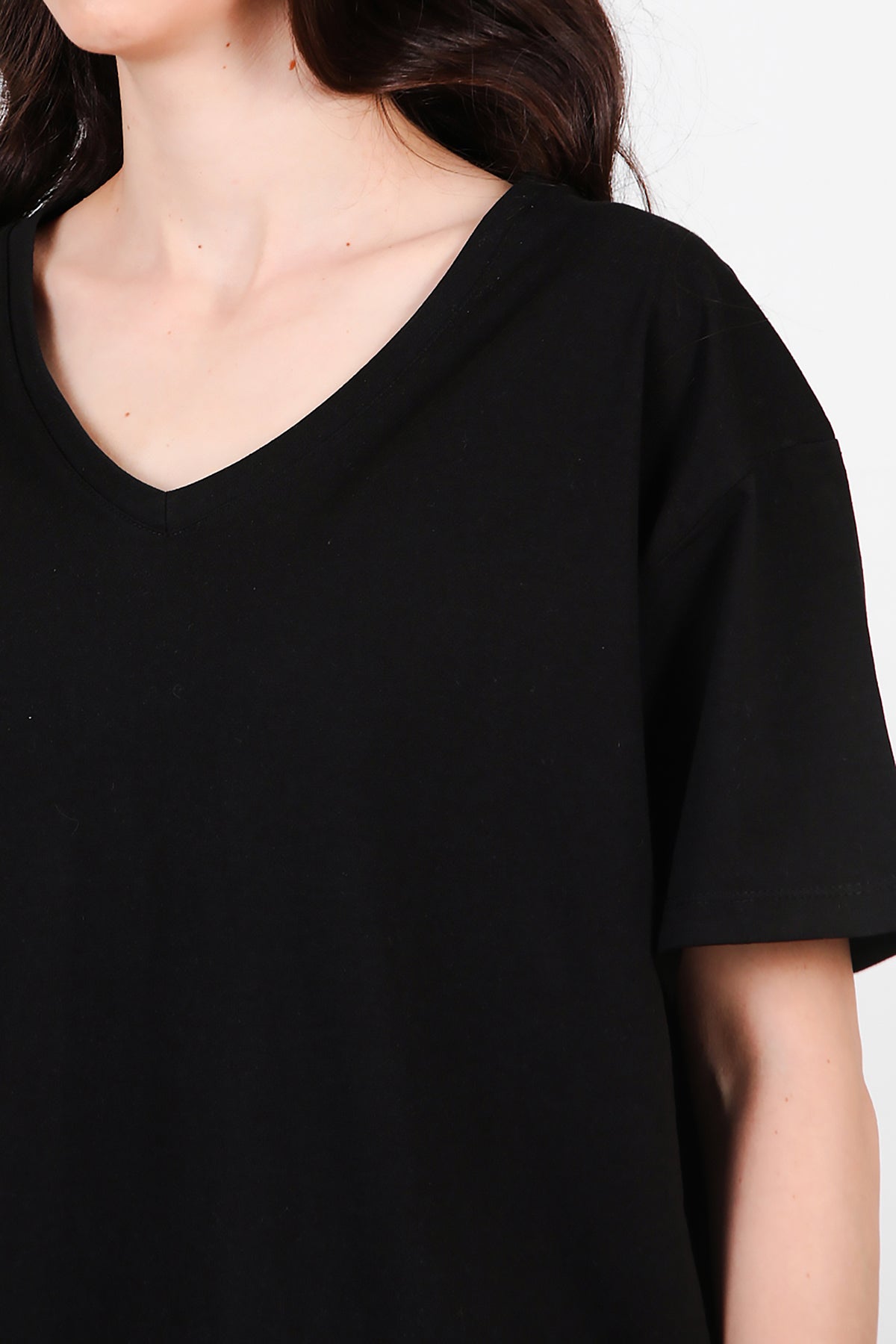 Kadın V Yaka Oversize T-Shirt Siyah