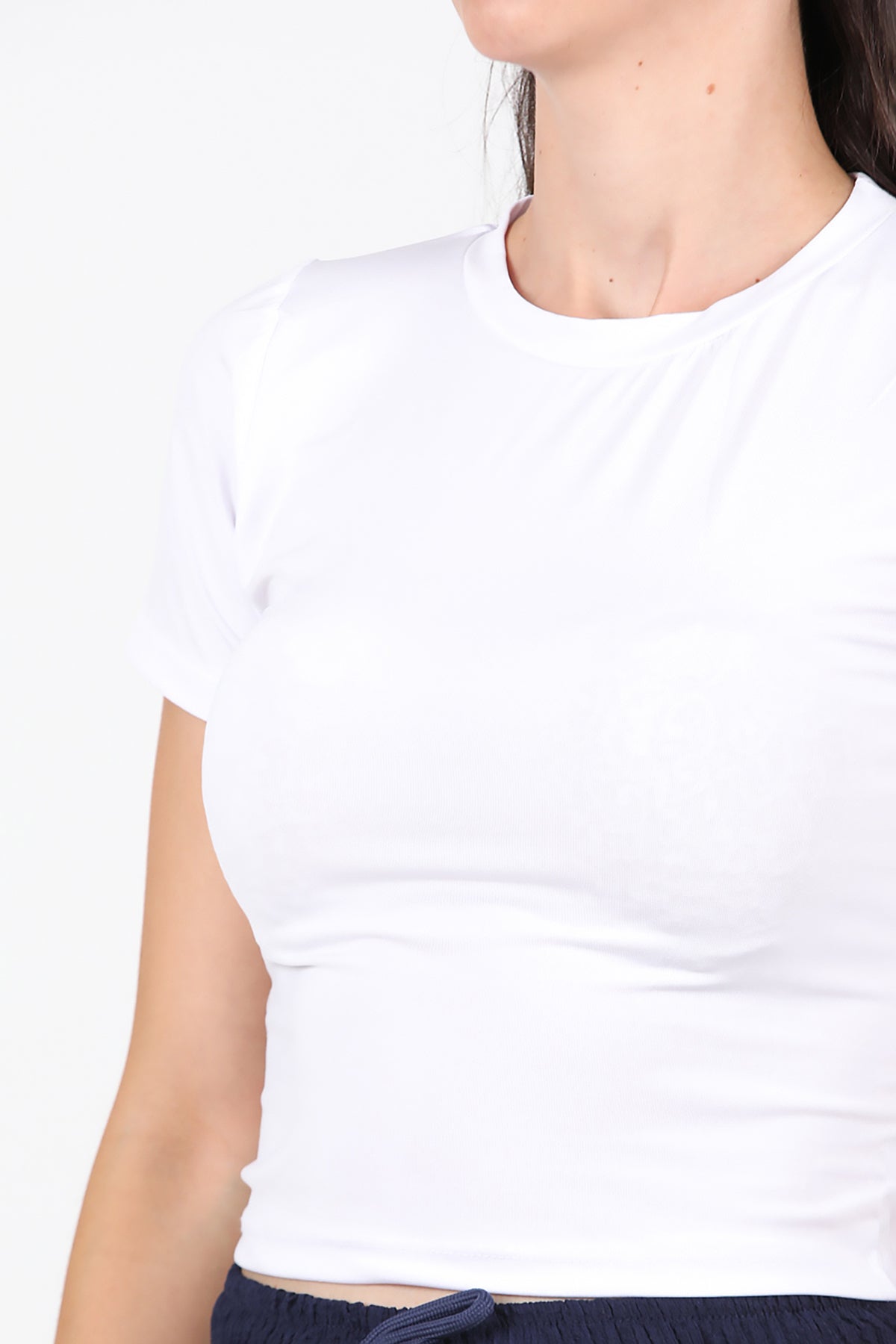 Kadın Bisiklet Yaka Crop T-Shirt Beyaz