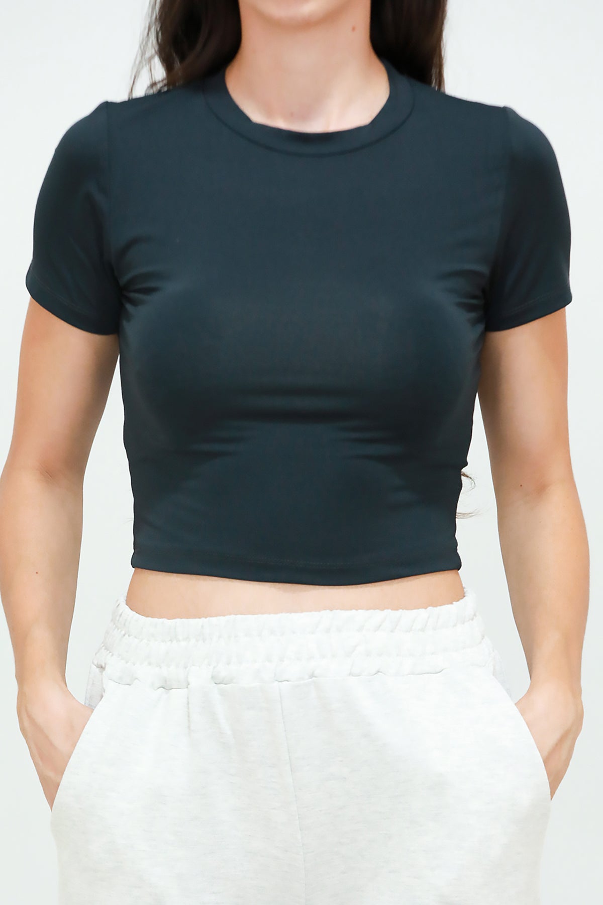 Kadın Bisiklet Yaka Crop T-Shirt Füme