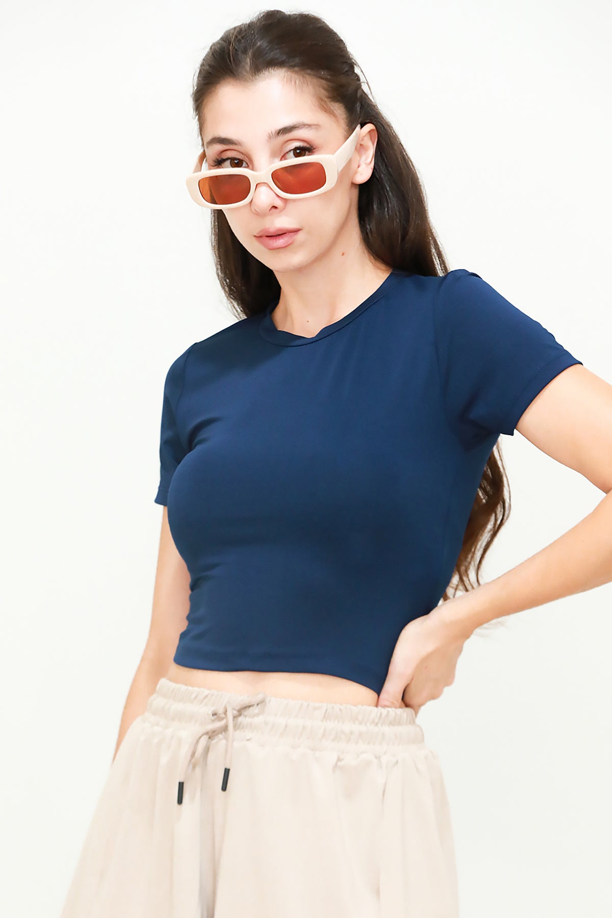 Kadın Bisiklet Yaka Crop T-Shirt Lacivert