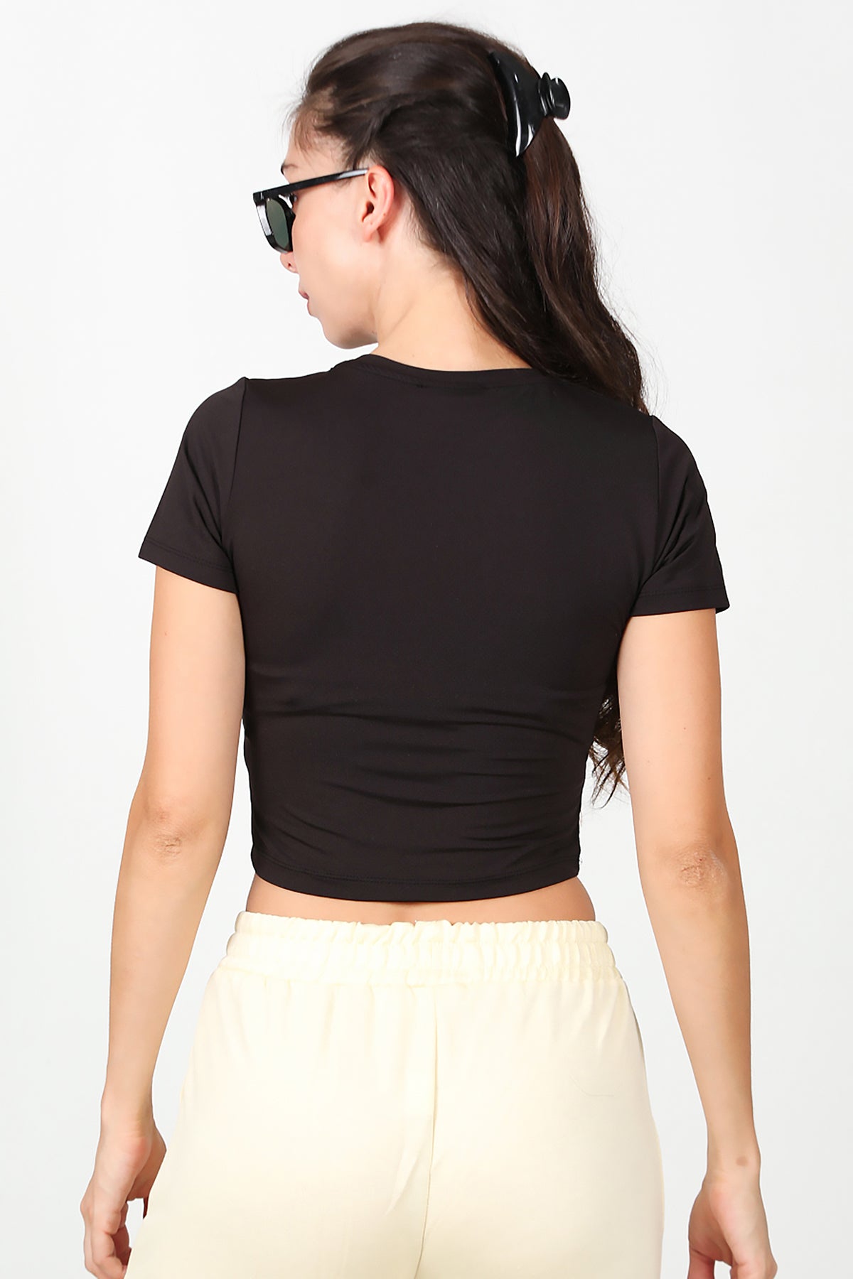 Kadın Bisiklet Yaka Crop T-Shirt Siyah