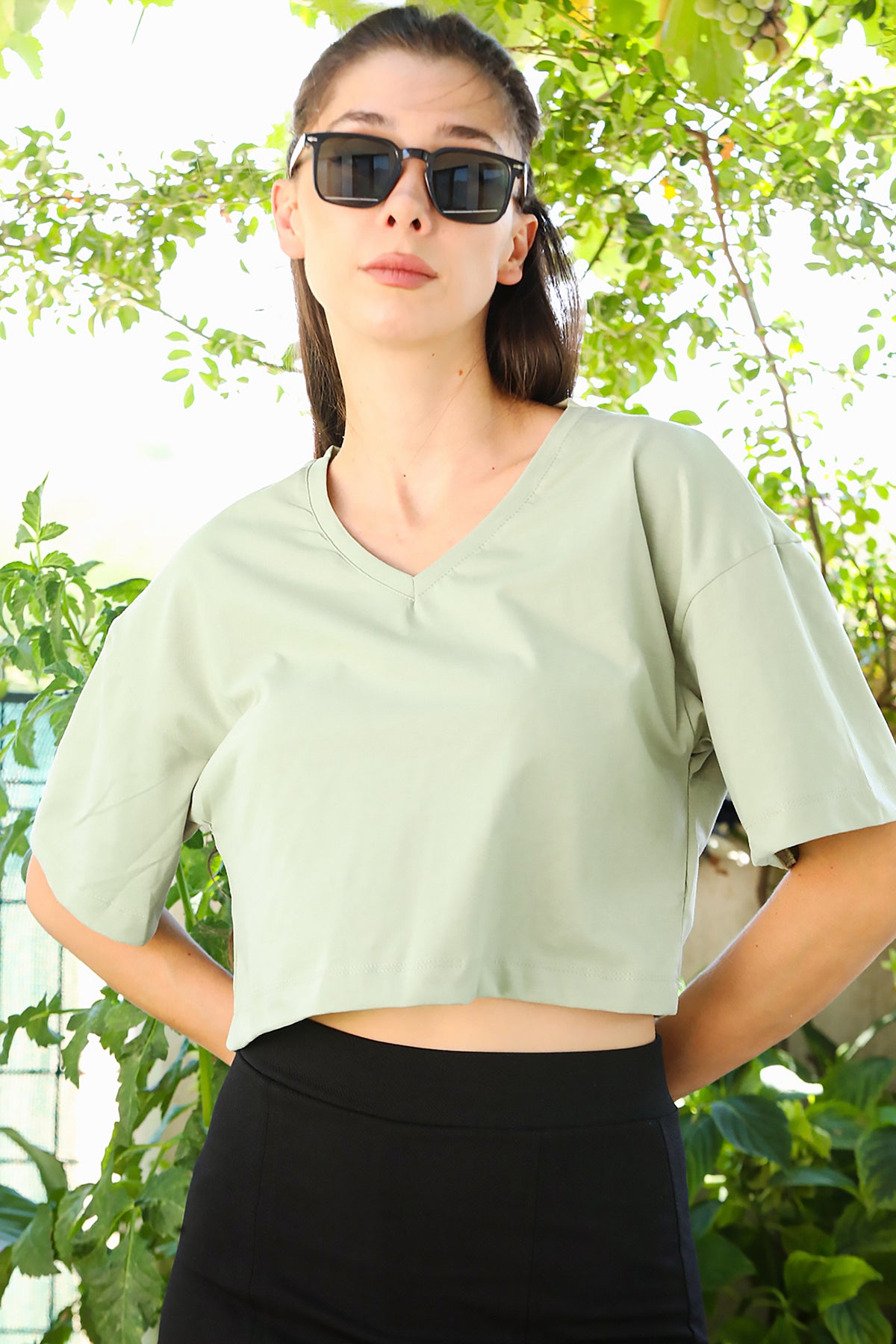 Kadın V Yaka Kısa T-Shirt Haki
