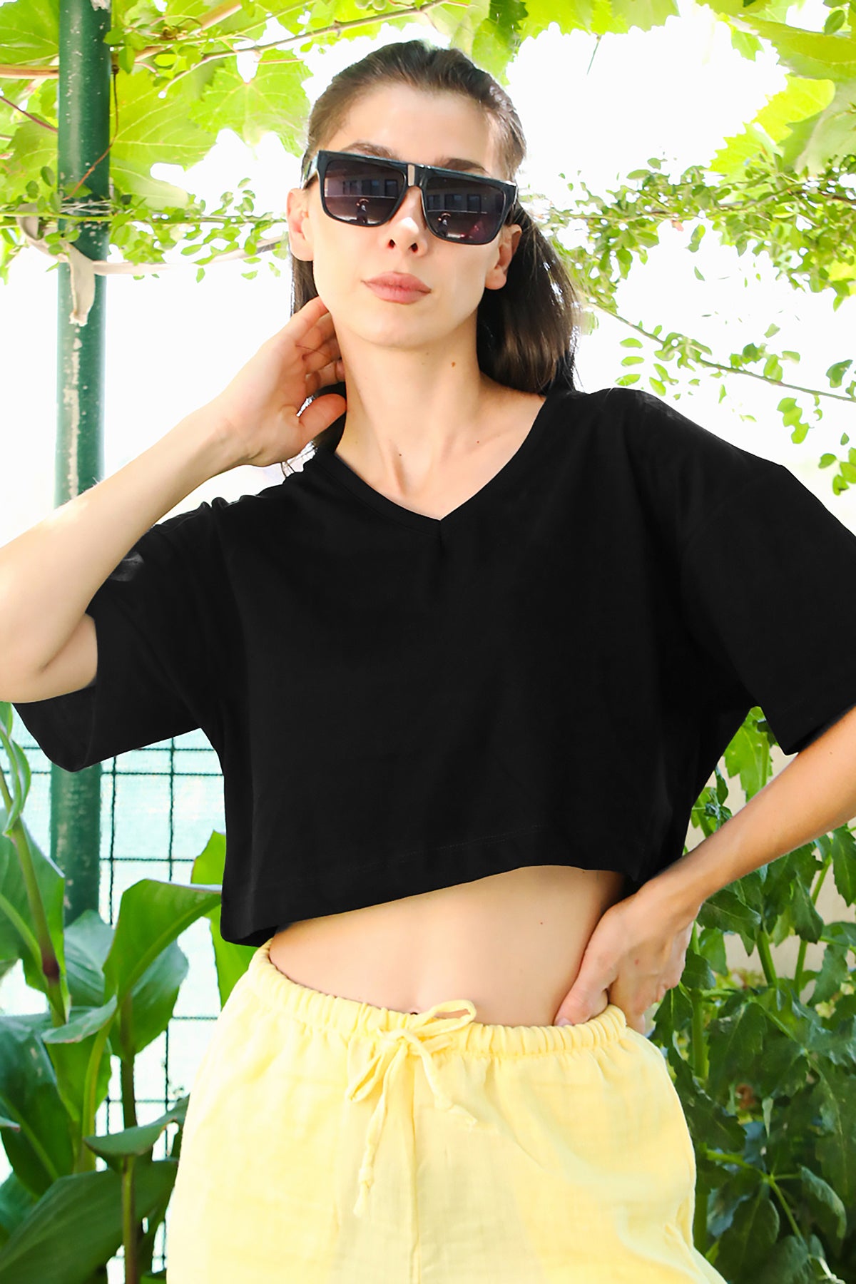 Kadın V Yaka Kısa T-Shirt Siyah