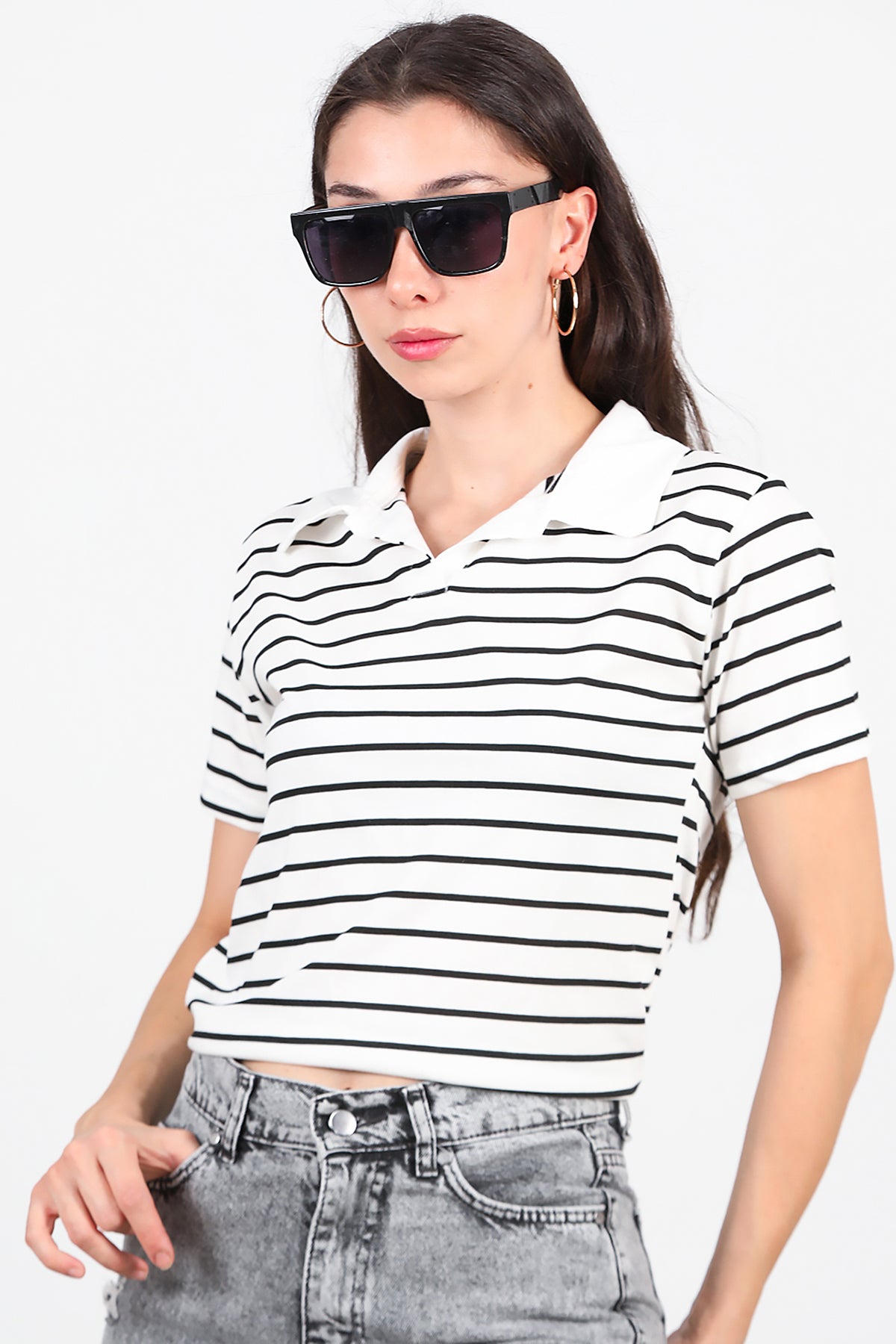Kadın Çizgili Yakalı T-Shirt Siyah