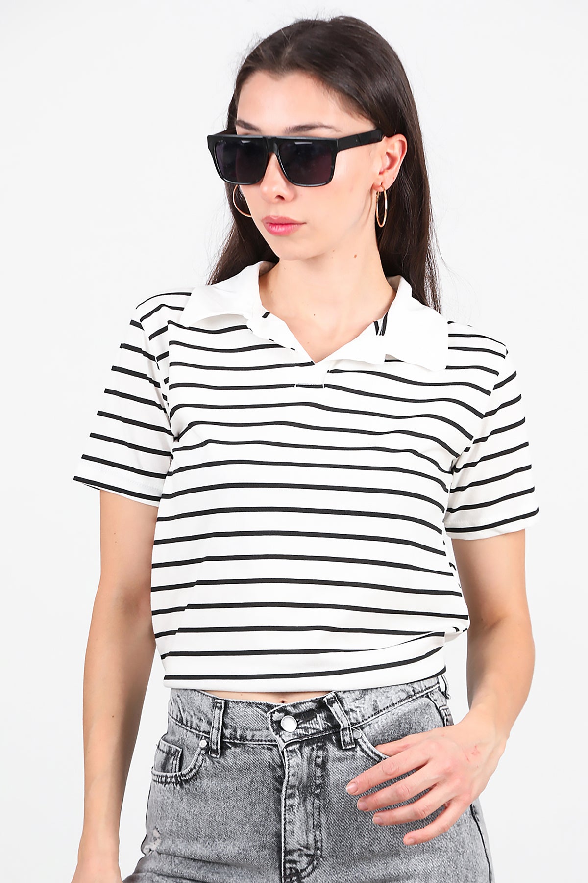 Kadın Çizgili Yakalı T-Shirt Siyah