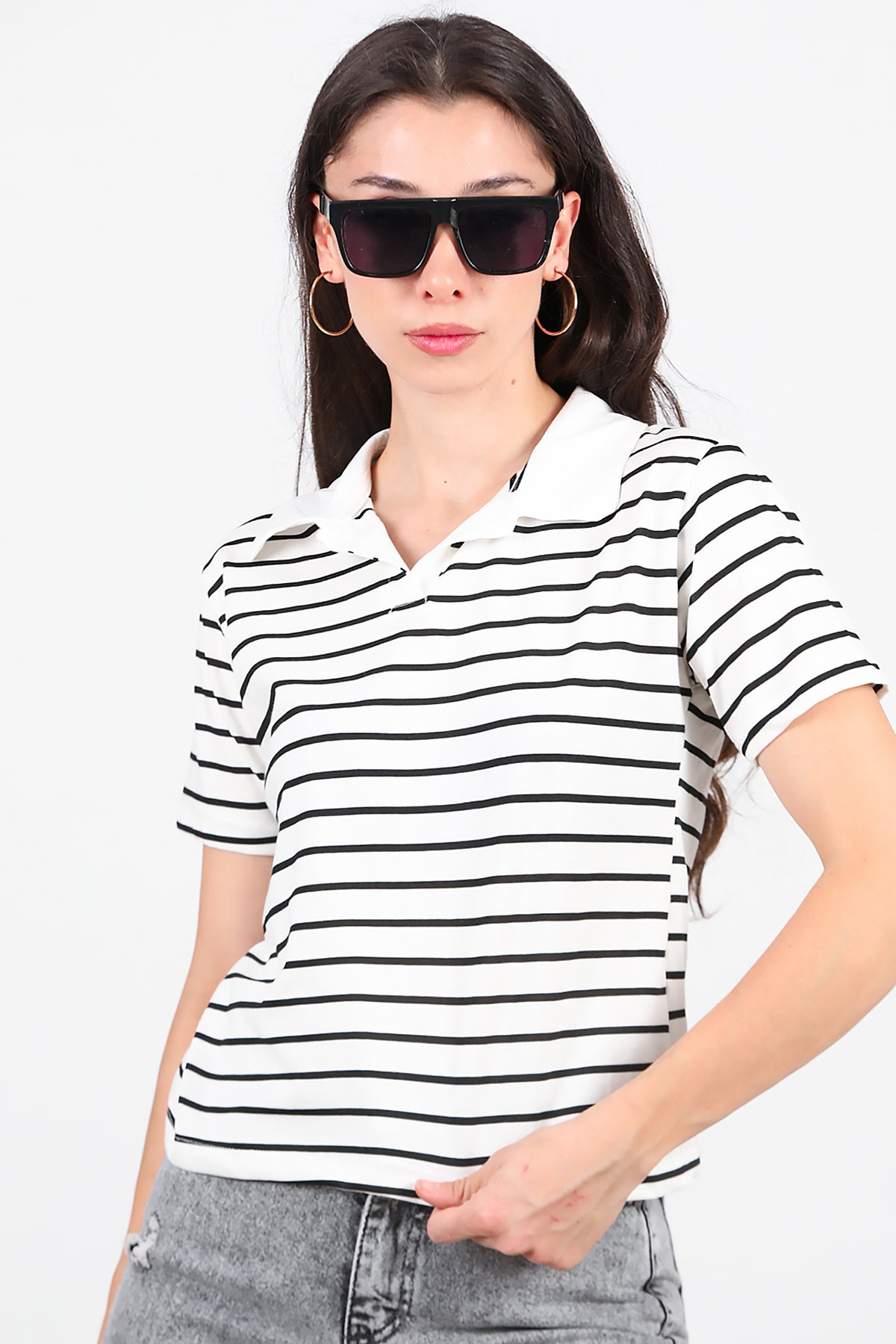 Kadın Çizgili Yakalı T-Shirt Siyah