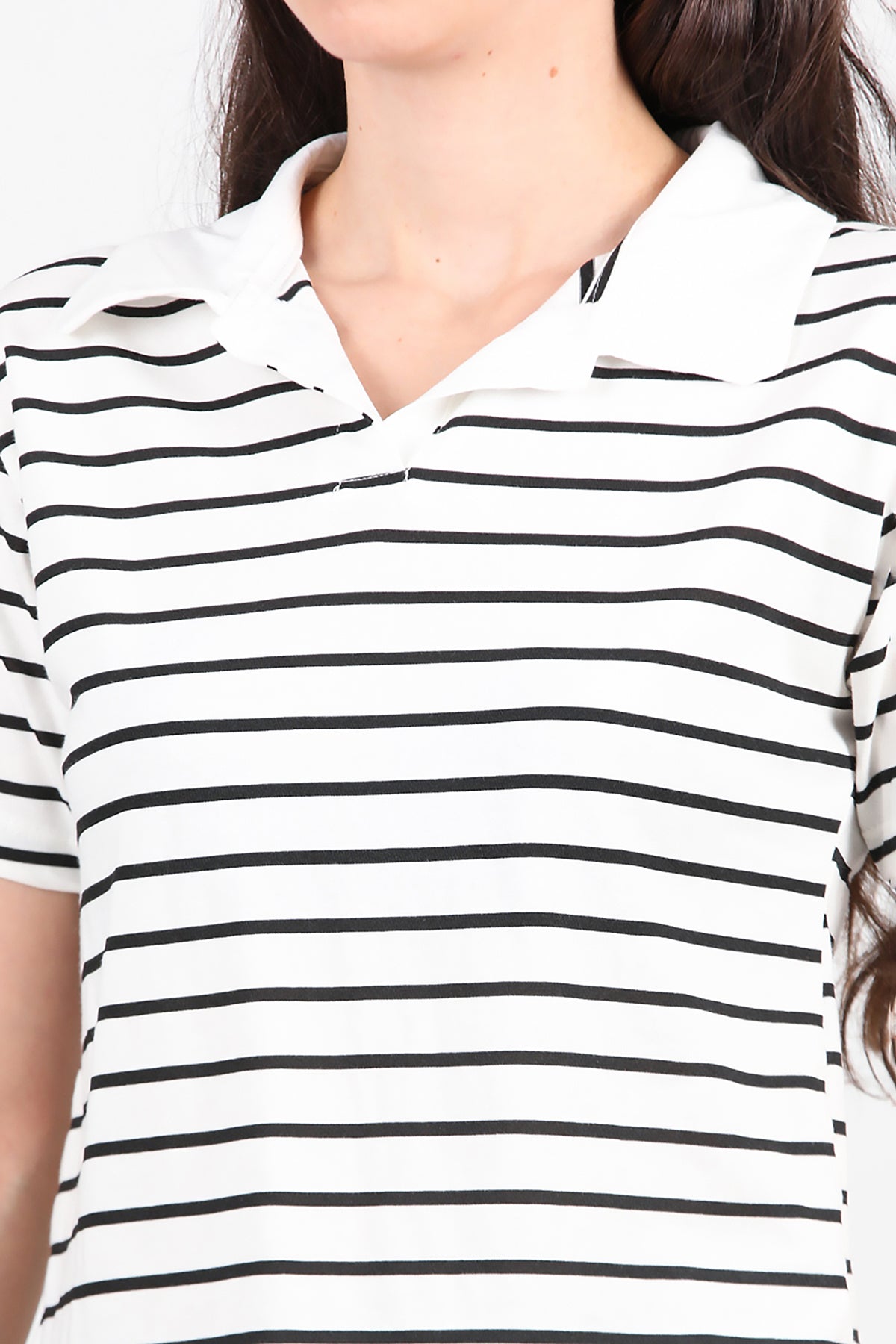 Kadın Çizgili Yakalı T-Shirt Siyah