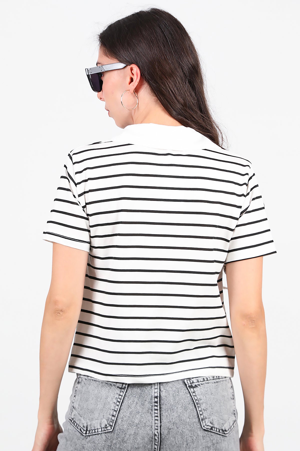 Kadın Çizgili Yakalı T-Shirt Siyah