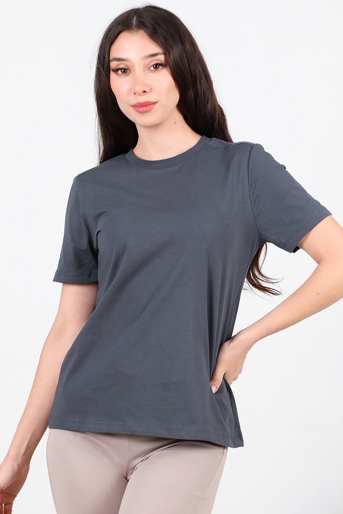 Kadın Omzu Çimalı Basic T-Shirt Füme