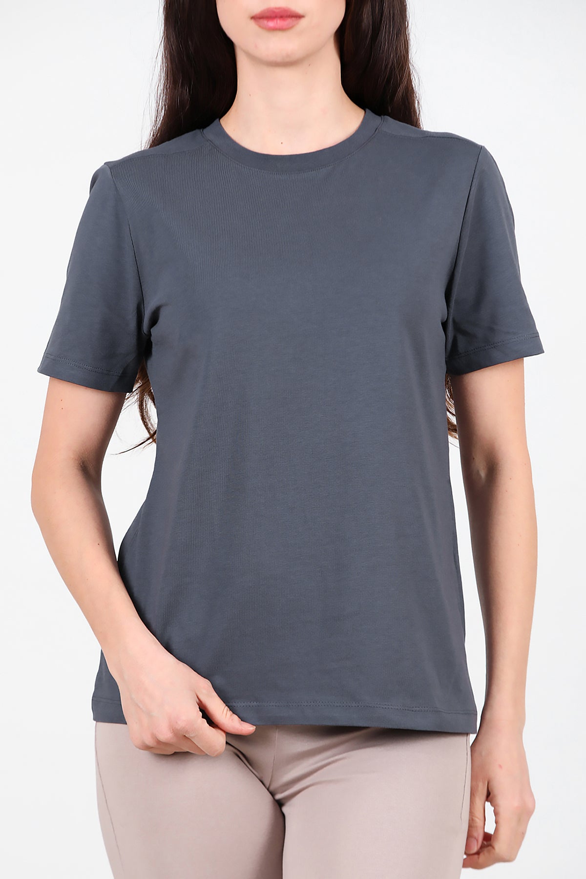 Kadın Omzu Çimalı Basic T-Shirt Füme