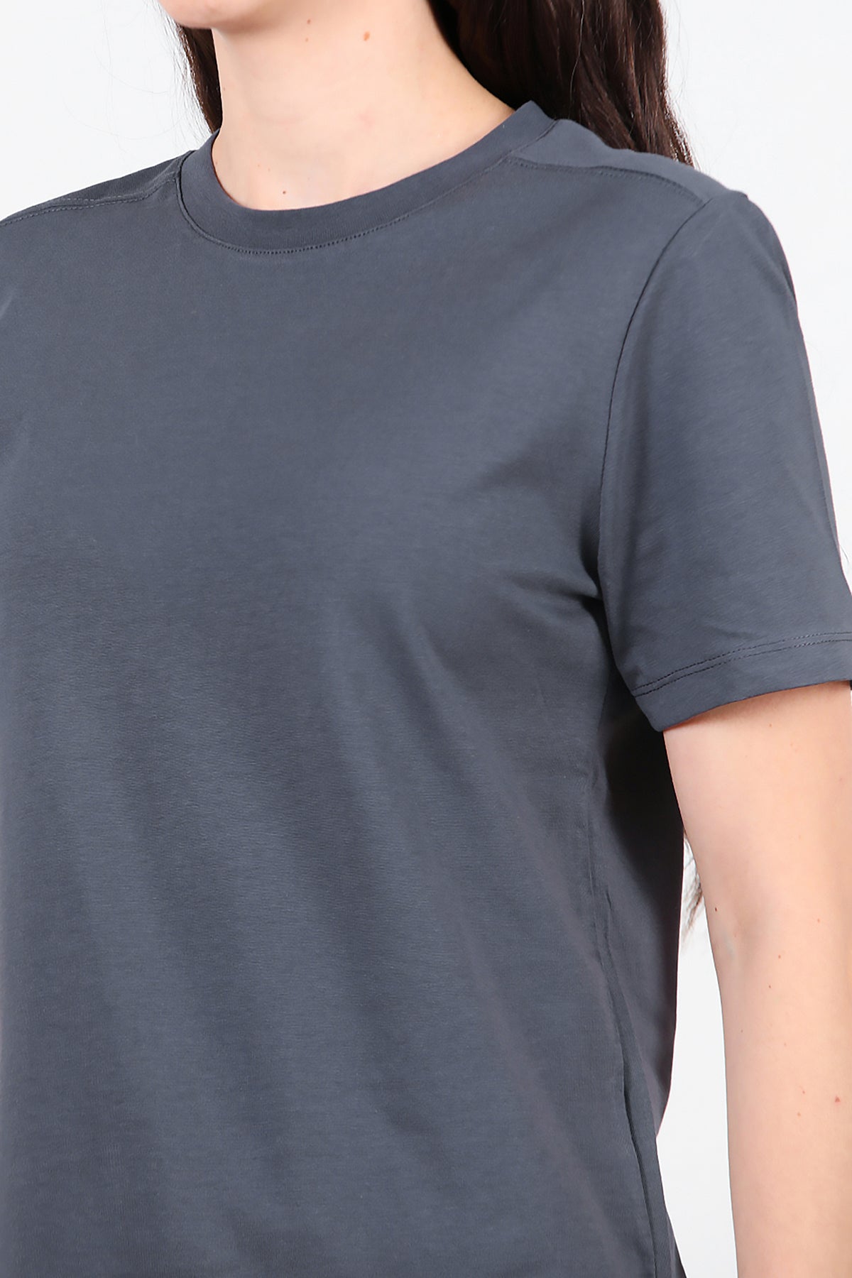 Kadın Omzu Çimalı Basic T-Shirt Füme