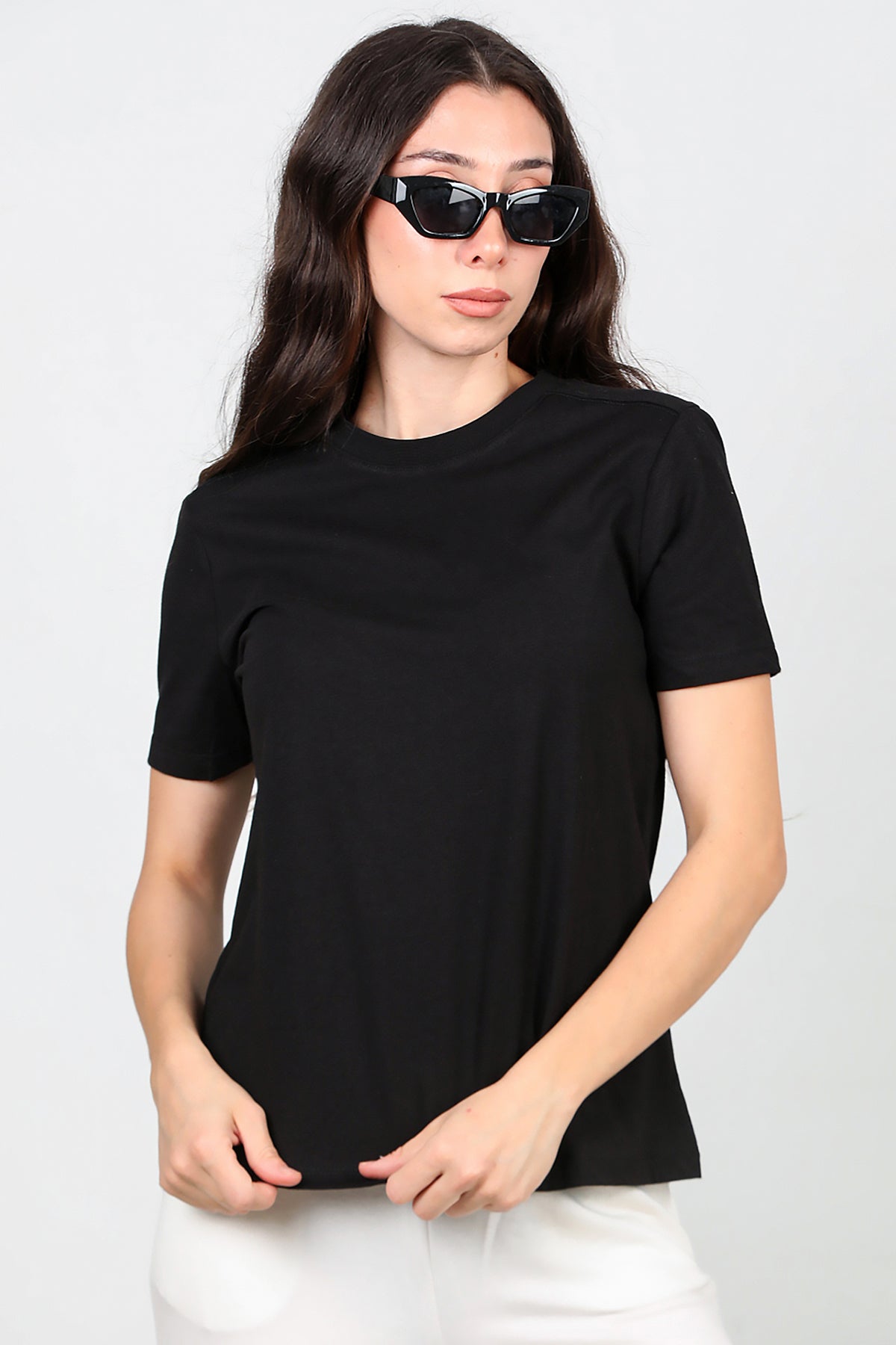 Kadın Omzu Çimalı Basic T-Shirt Siyah