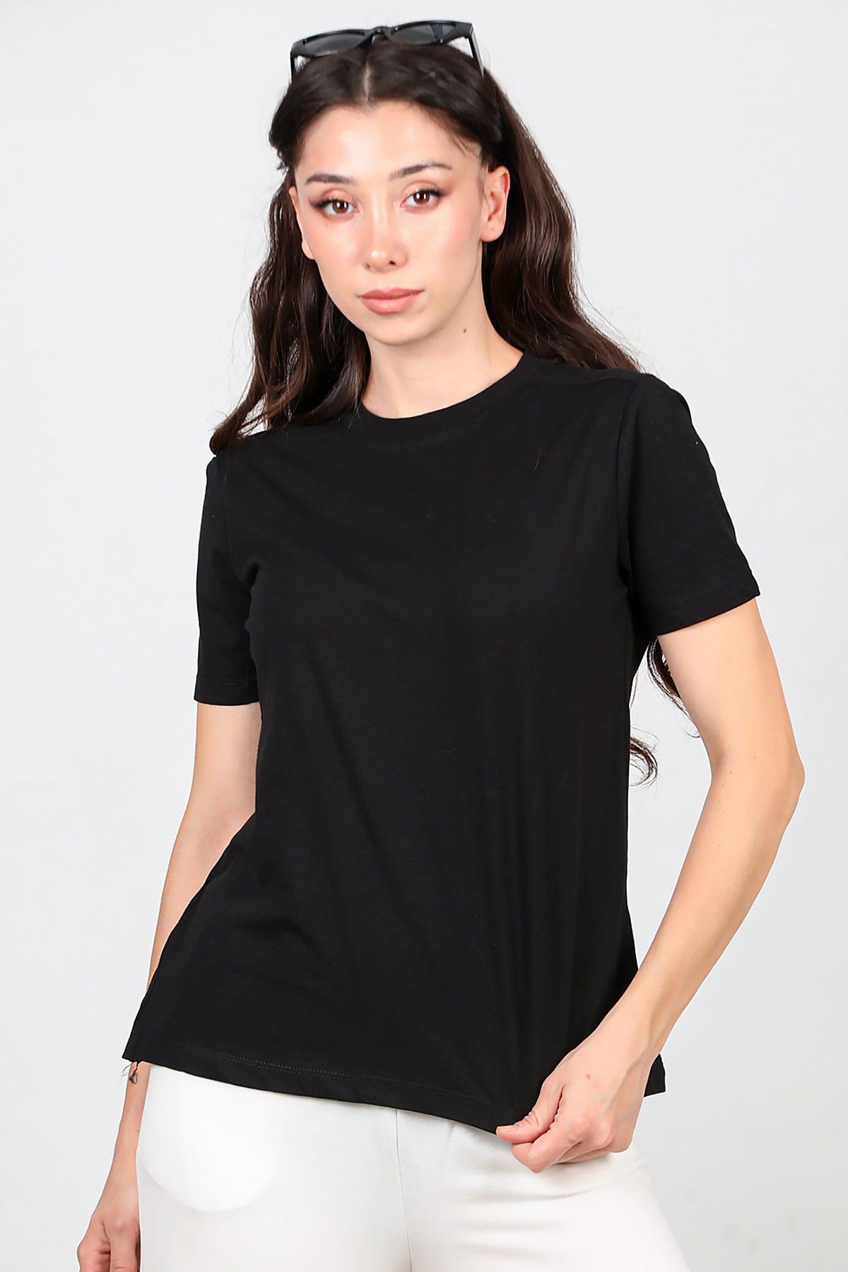 Kadın Omzu Çimalı Basic T-Shirt Siyah