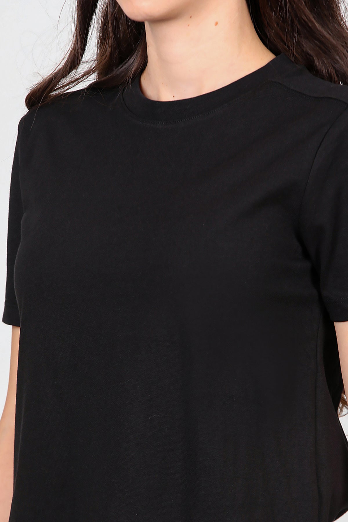Kadın Omzu Çimalı Basic T-Shirt Siyah