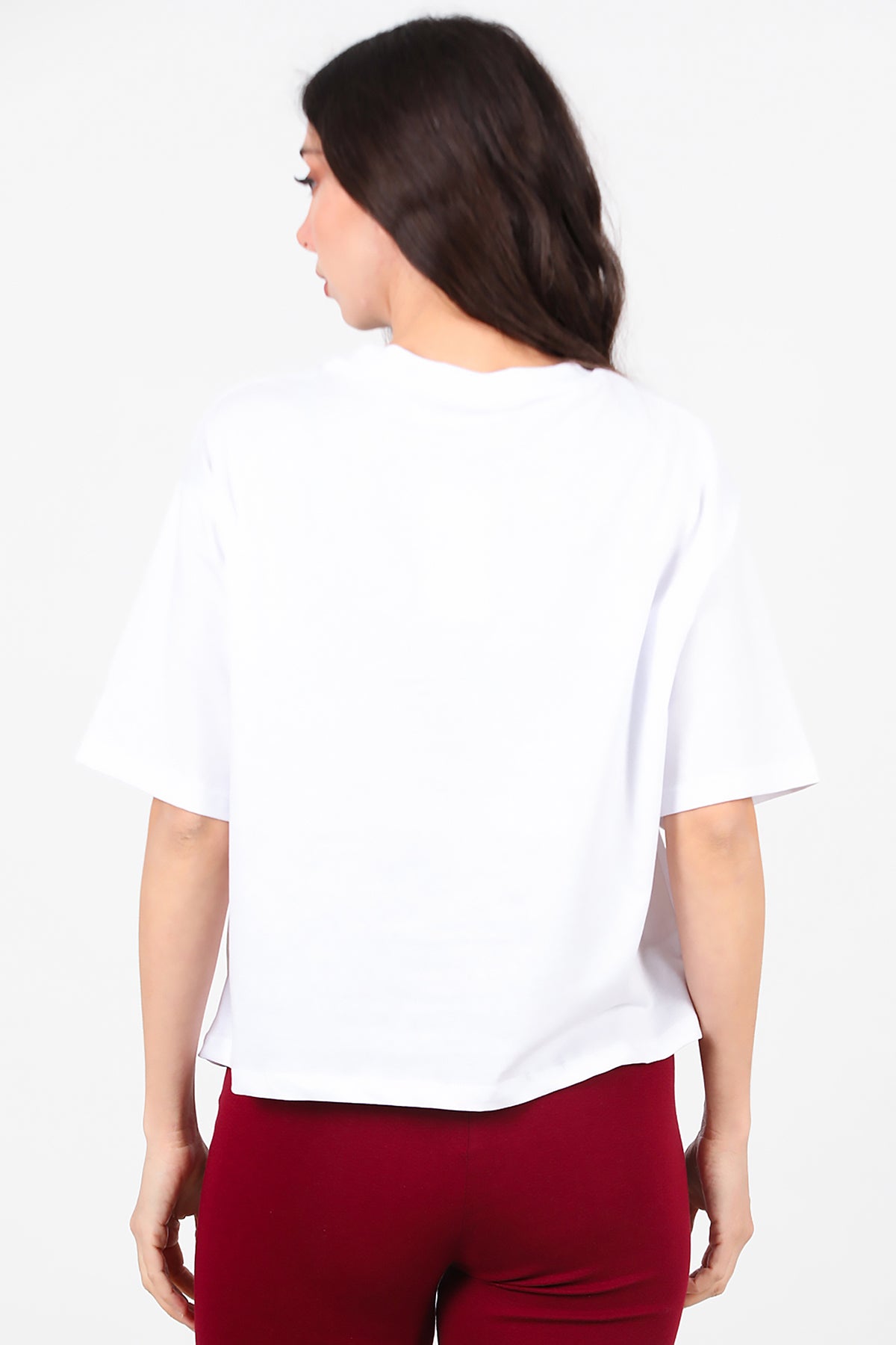 Kadın Kiraz Nakışlı T-Shirt Beyaz