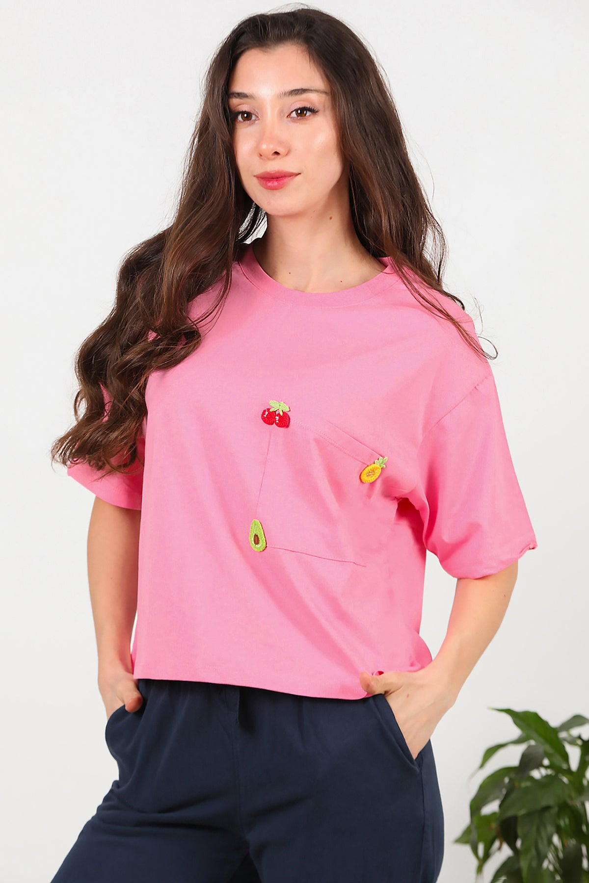 Kadın Kiraz Nakışlı T-Shirt Pembe