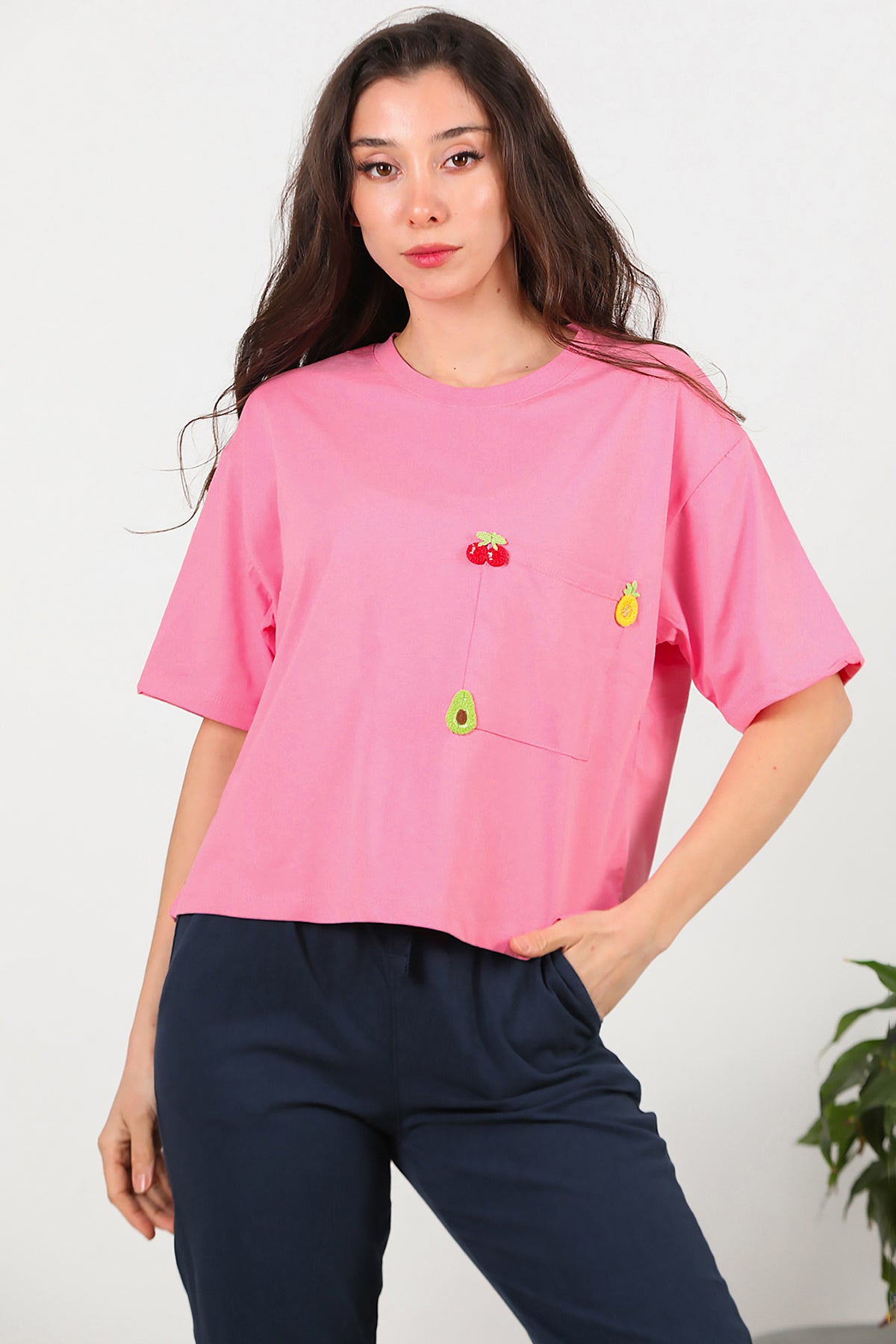 Kadın Kiraz Nakışlı T-Shirt Pembe