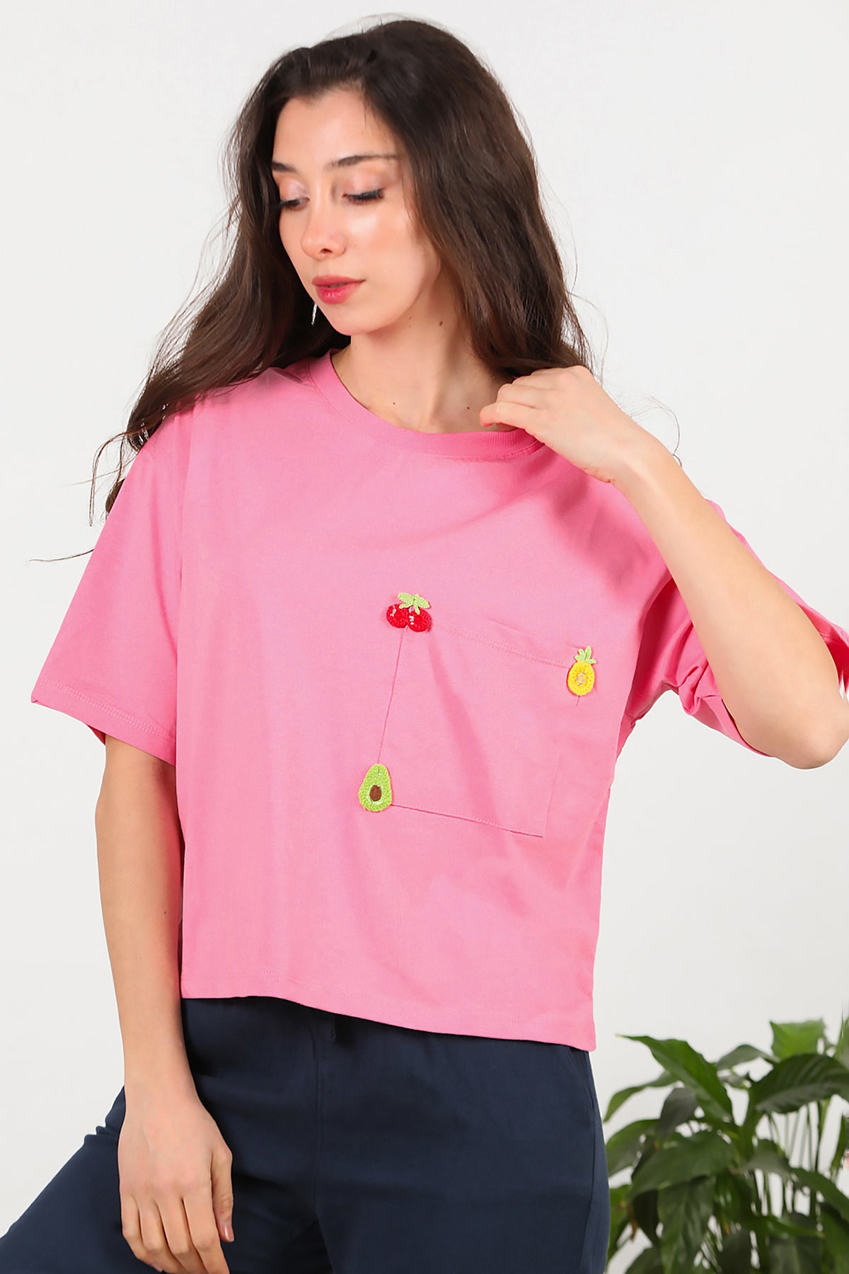 Kadın Kiraz Nakışlı T-Shirt Pembe
