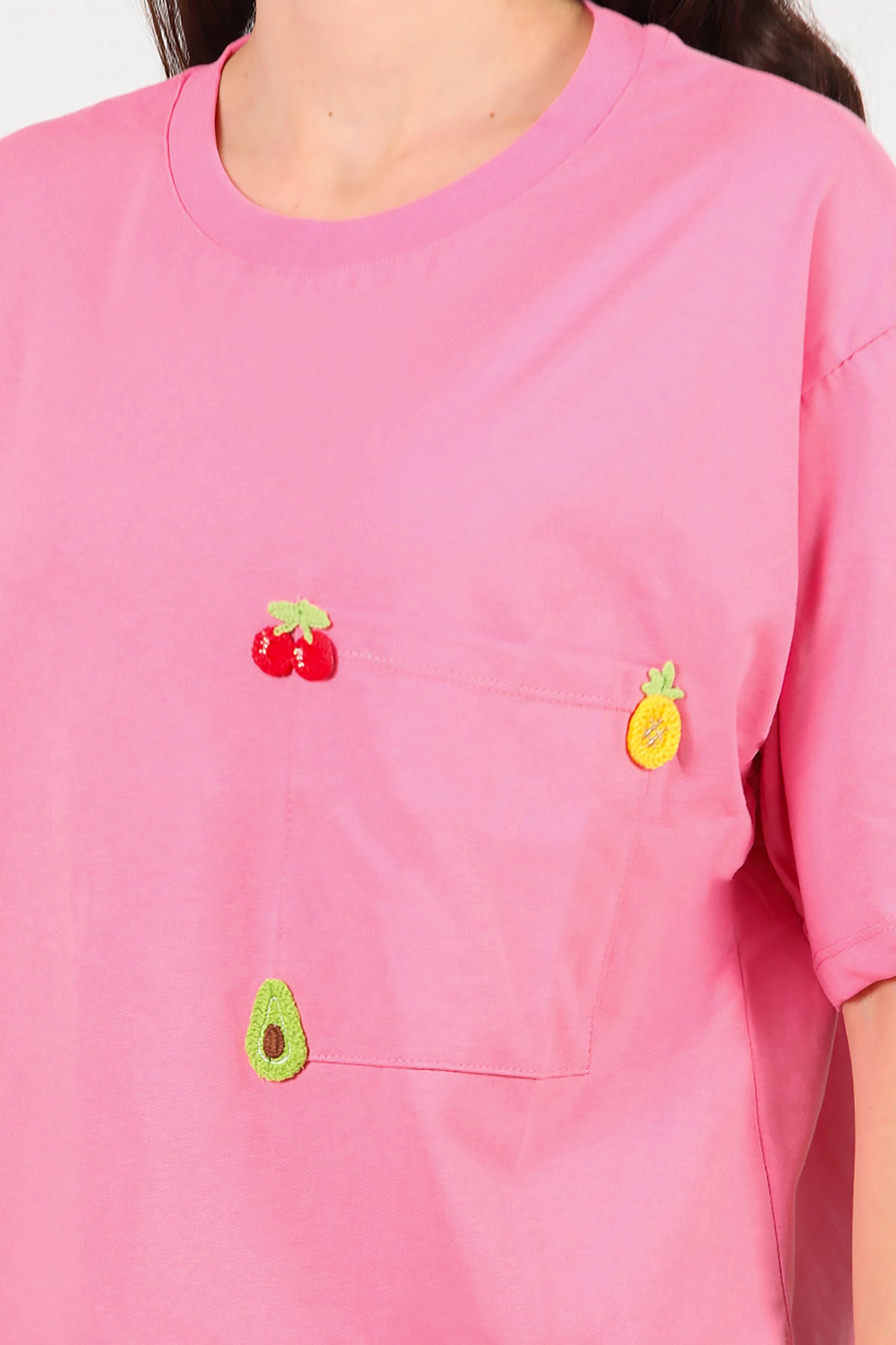 Kadın Kiraz Nakışlı T-Shirt Pembe
