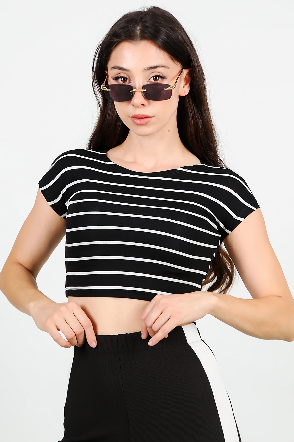 Kadın Çizgili Kısa T-Shirt Siyah