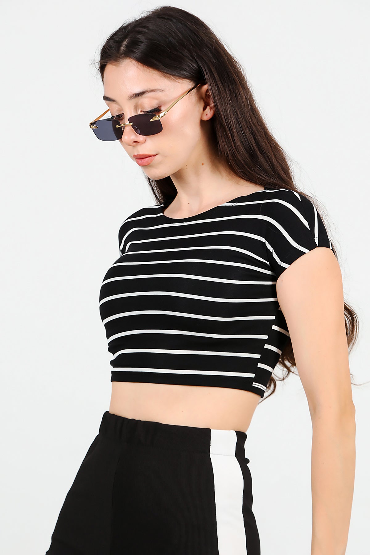 Kadın Çizgili Kısa T-Shirt Siyah
