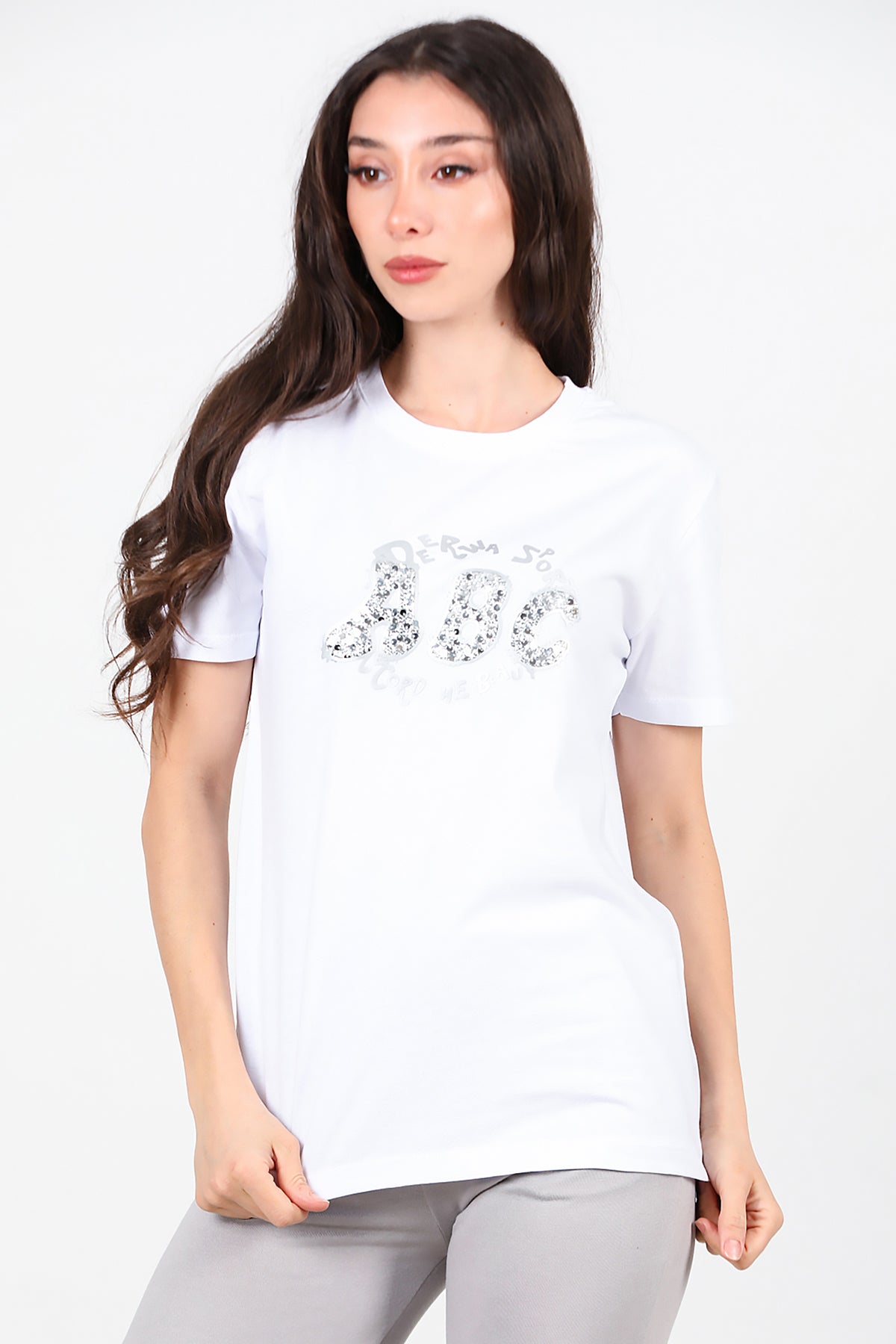 Kadın Bisiklet Yaka Pul İşlemeli T-Shirt Beyaz
