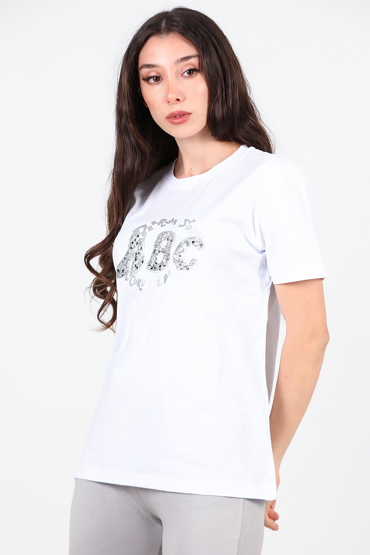 Kadın Bisiklet Yaka Pul İşlemeli T-Shirt Beyaz