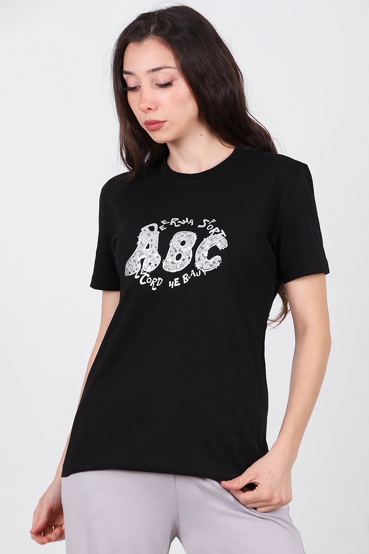 Kadın Bisiklet Yaka Pul İşlemeli T-Shirt Siyah