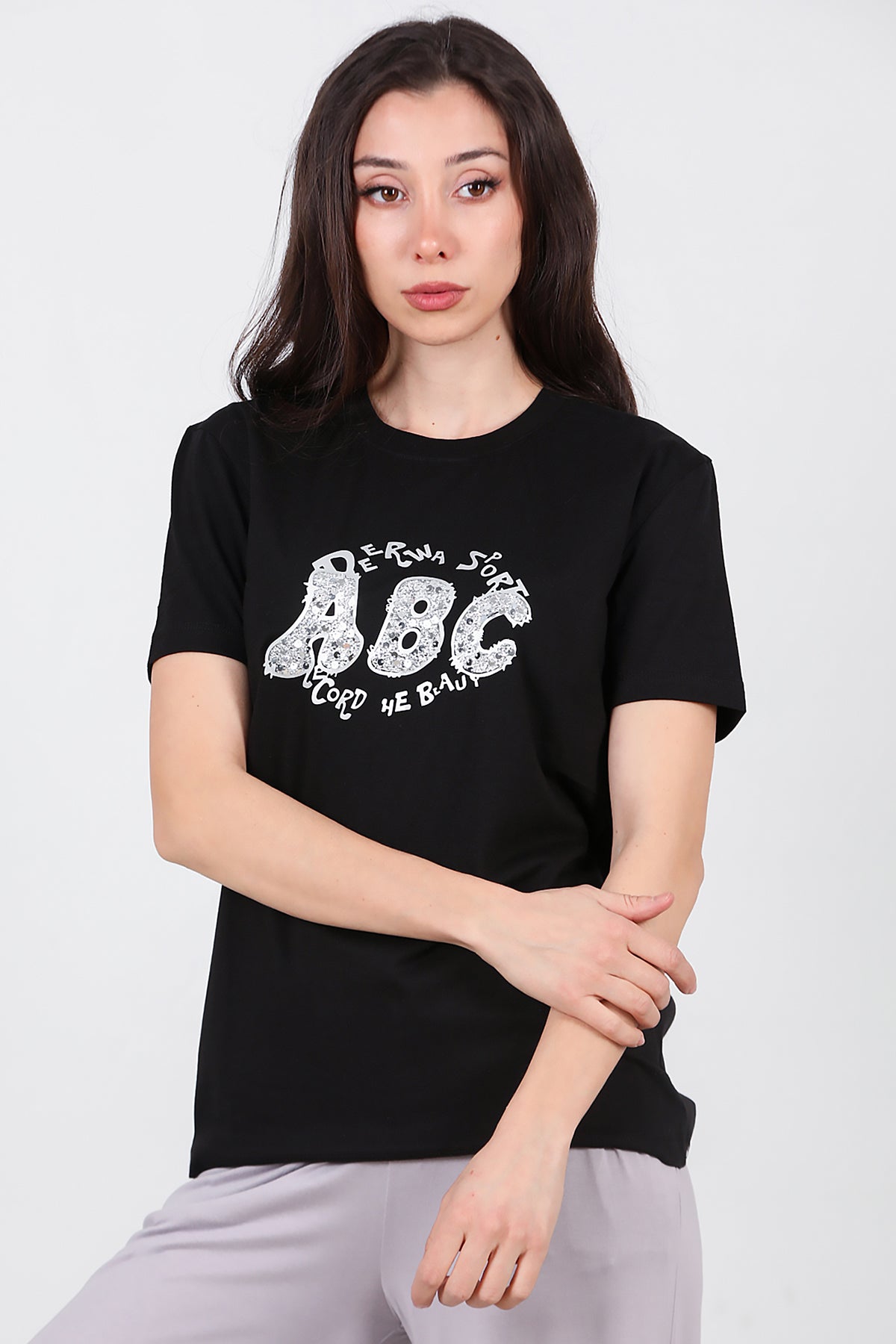 Kadın Bisiklet Yaka Pul İşlemeli T-Shirt Siyah