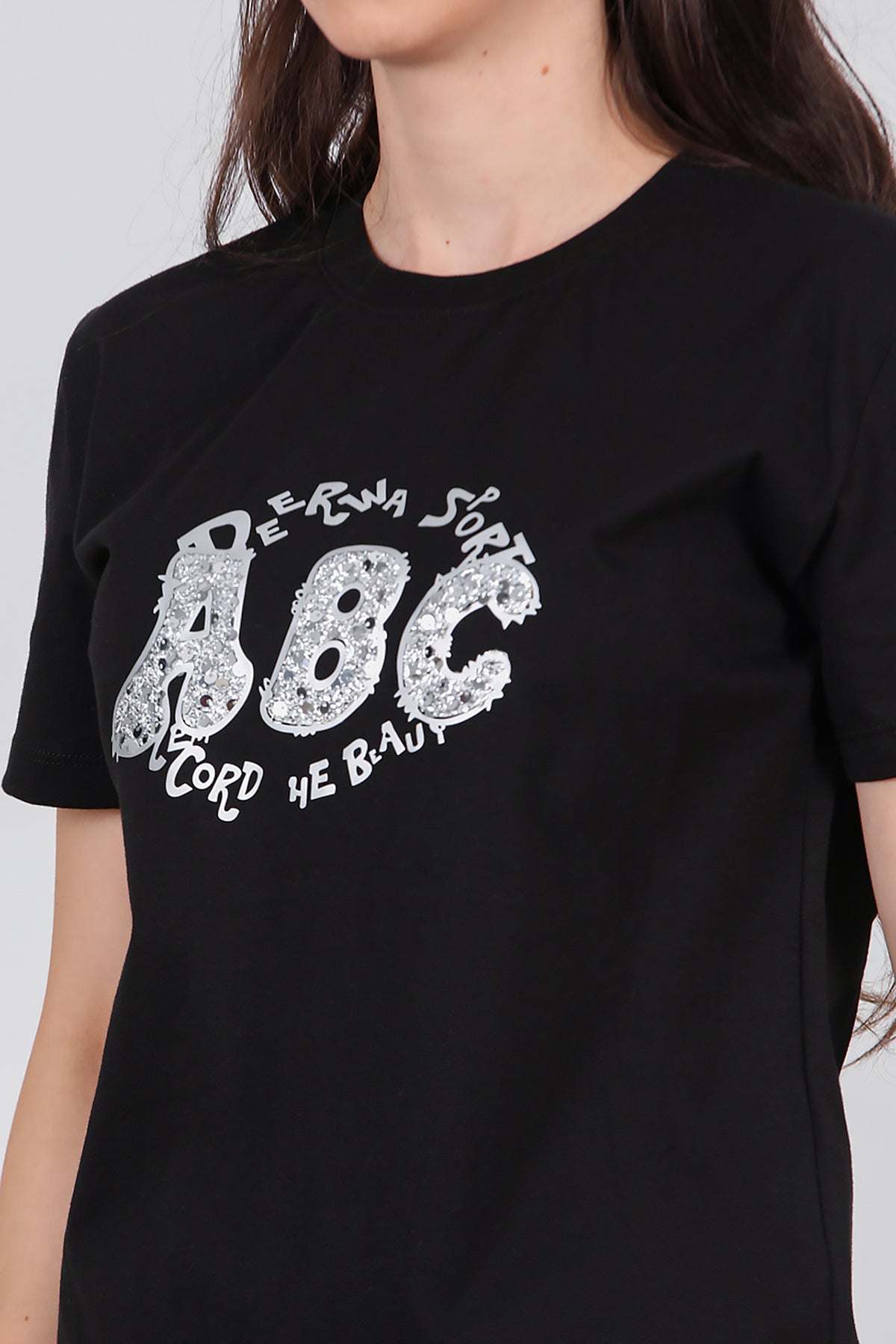 Kadın Bisiklet Yaka Pul İşlemeli T-Shirt Siyah