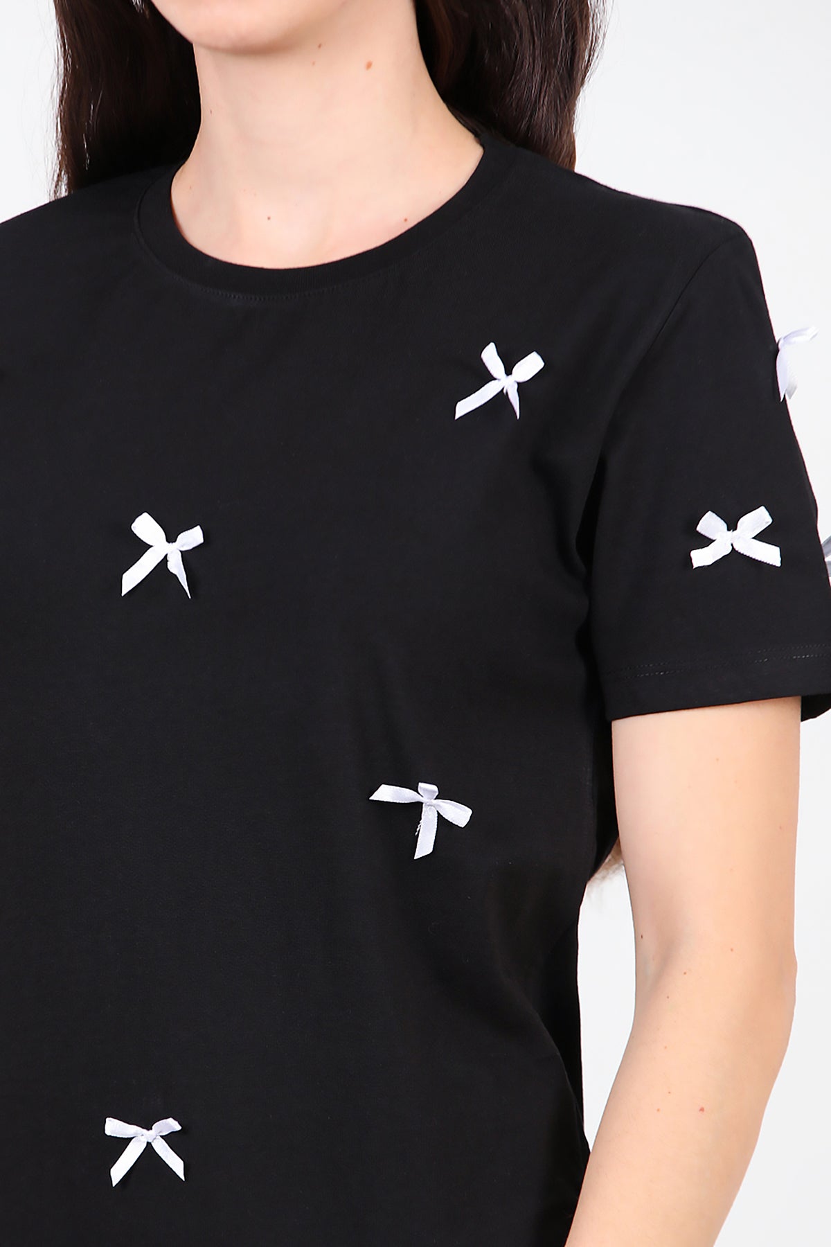 Kadın Bisiklet Yaka Fiyonklu T-Shirt Siyah