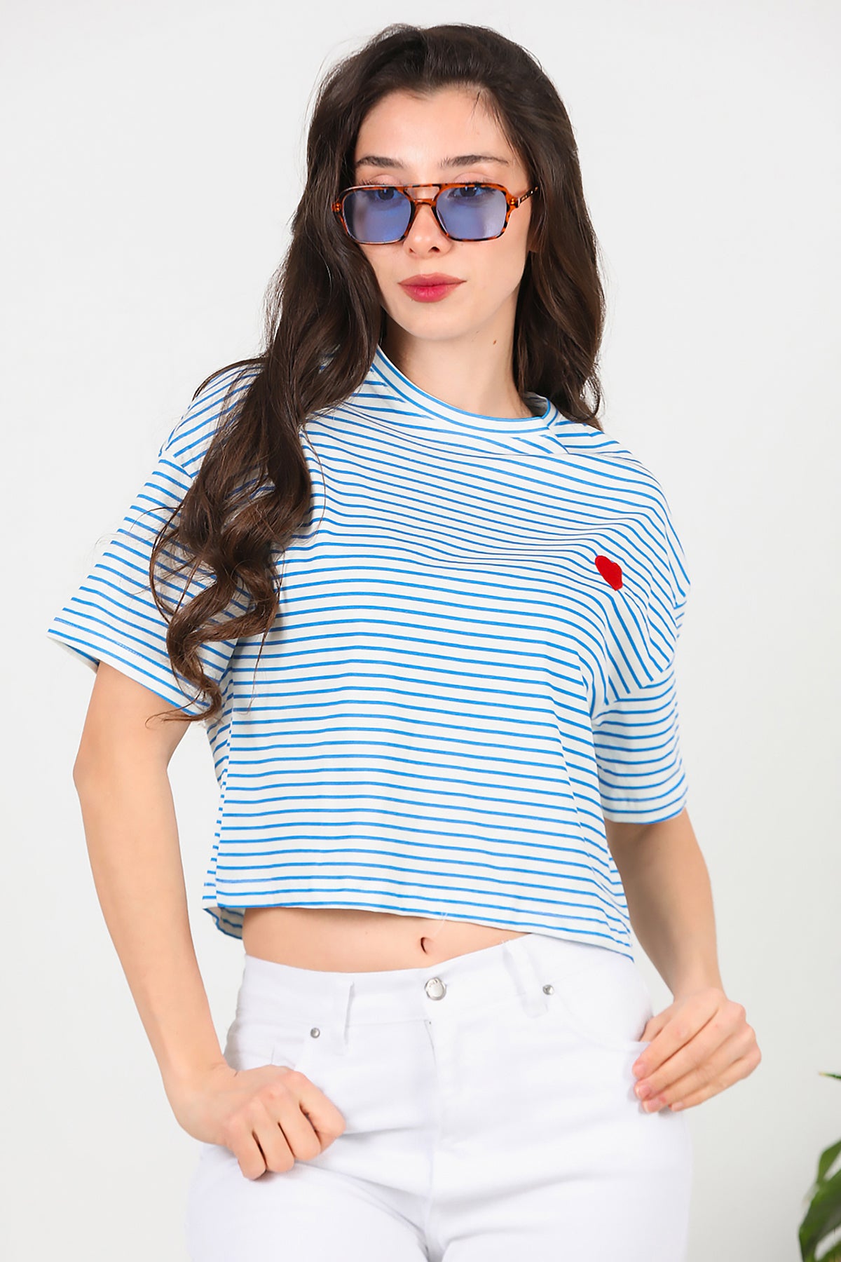 Kadın Kalp Nakışlı Kısa T-Shirt Mavi