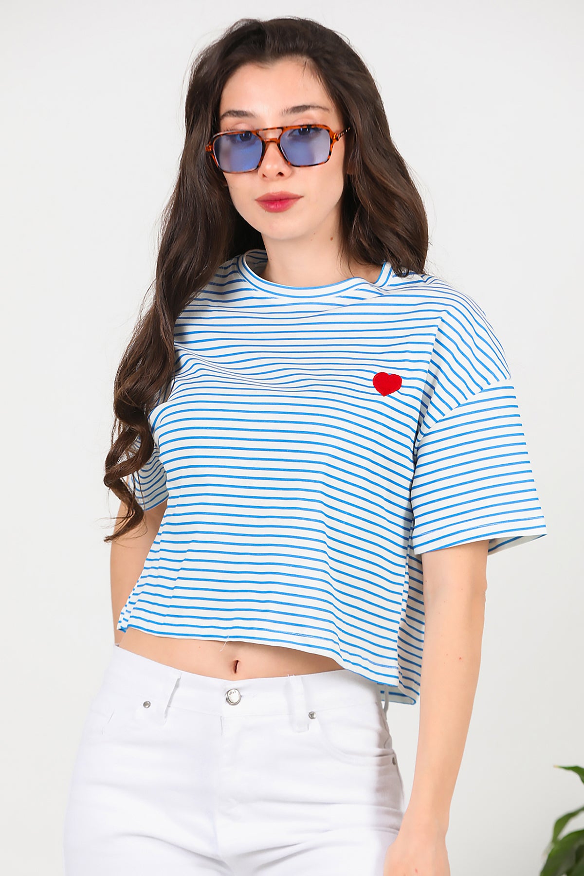 Kadın Kalp Nakışlı Kısa T-Shirt Mavi