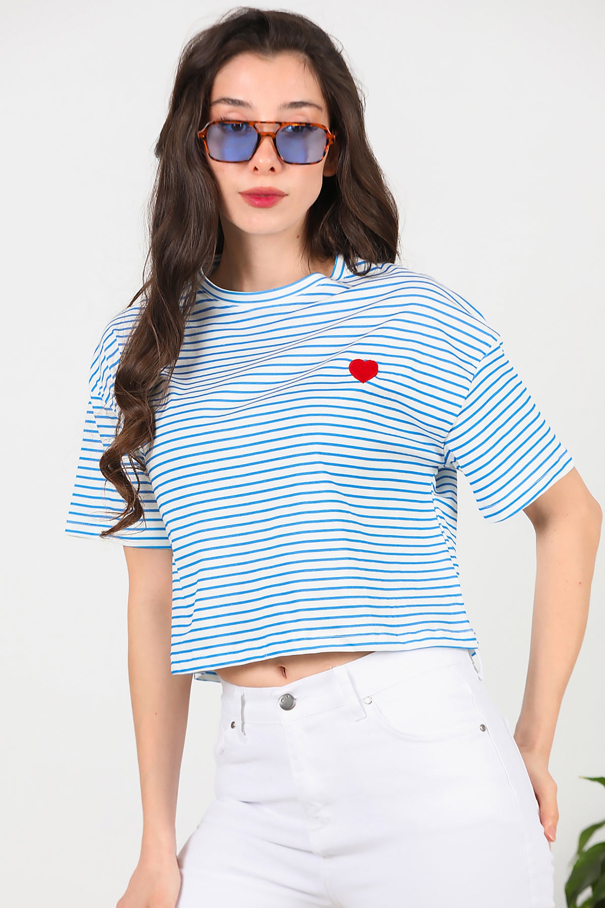 Kadın Kalp Nakışlı Kısa T-Shirt Mavi