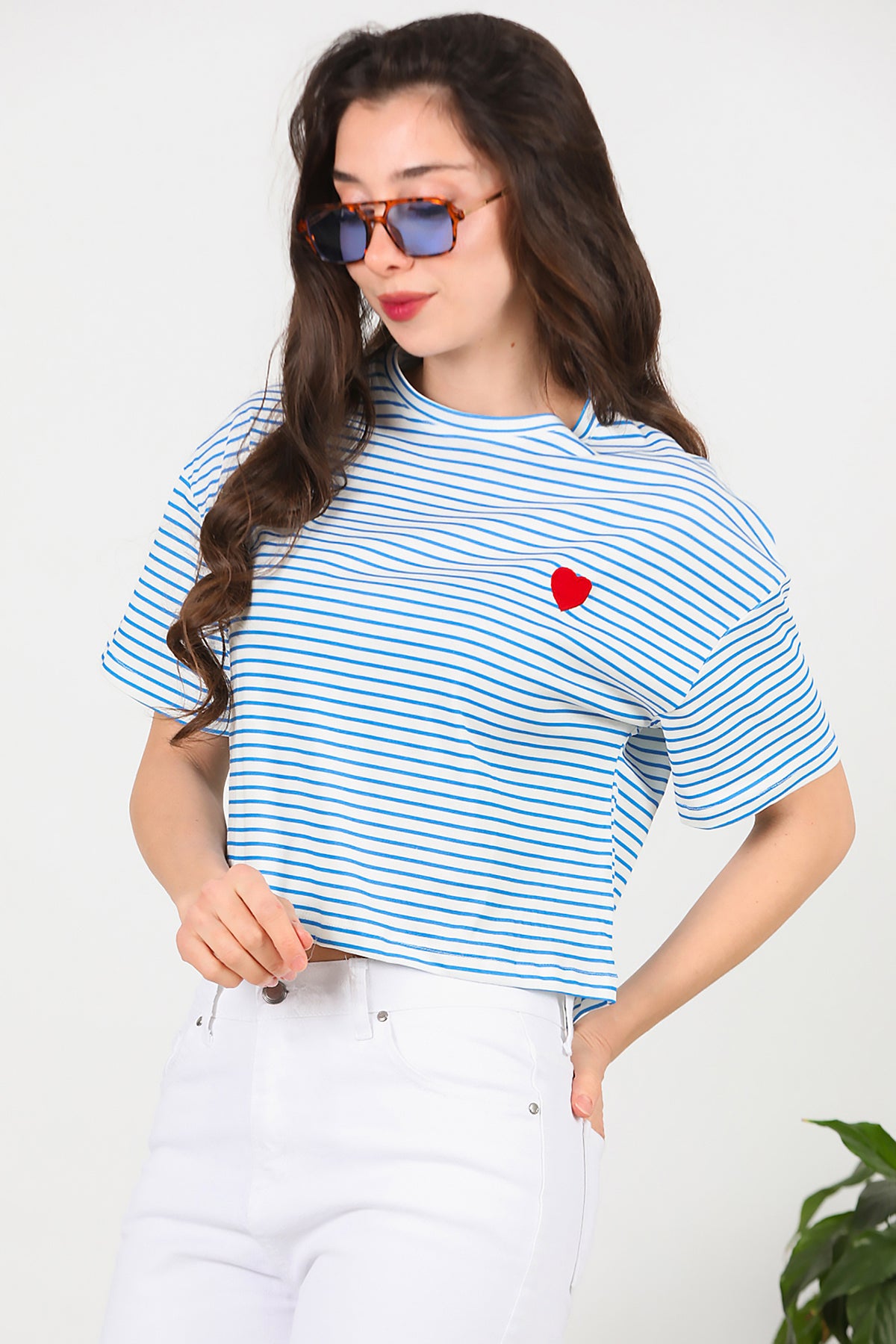 Kadın Kalp Nakışlı Kısa T-Shirt Mavi