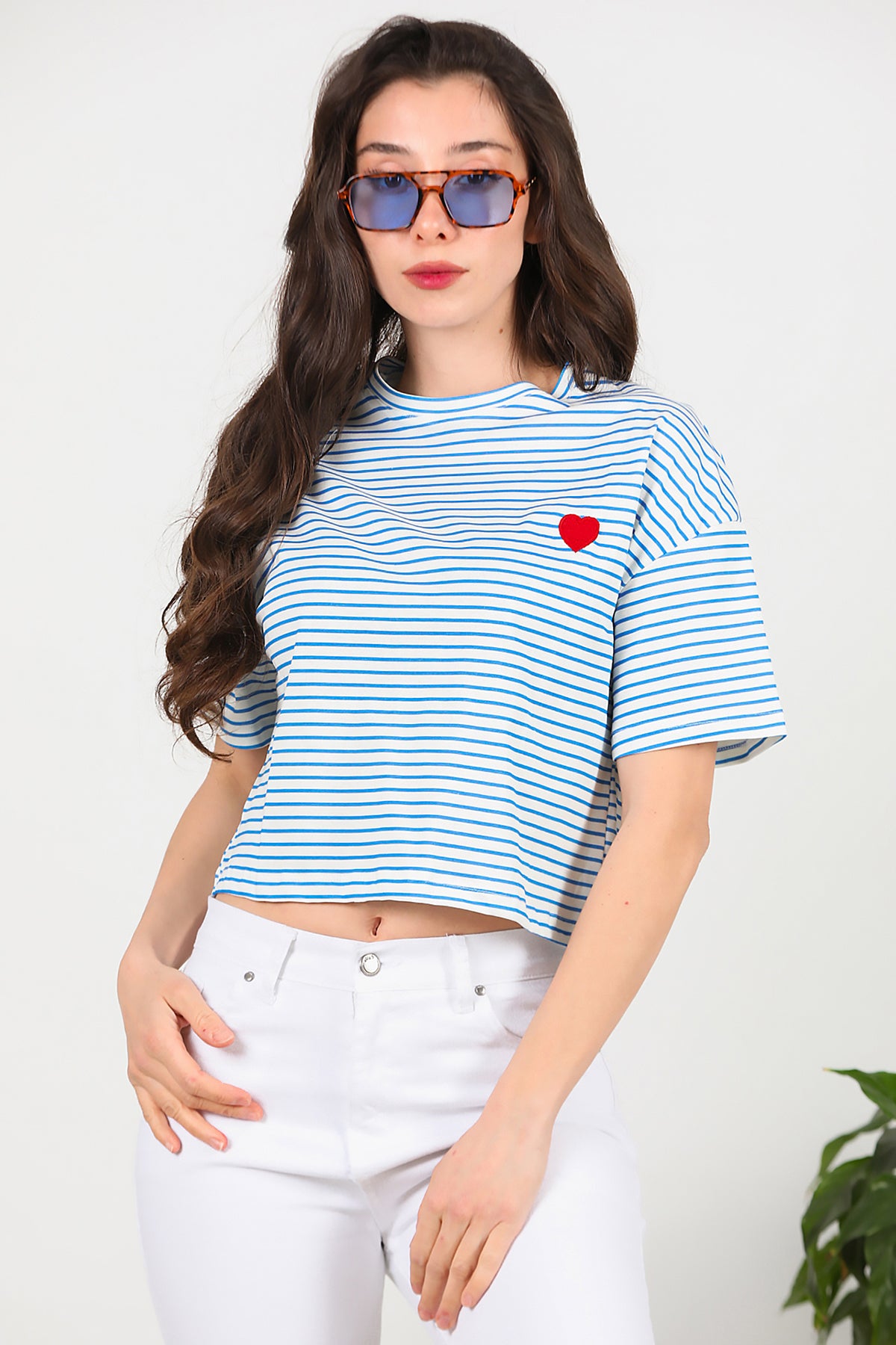 Kadın Kalp Nakışlı Kısa T-Shirt Mavi