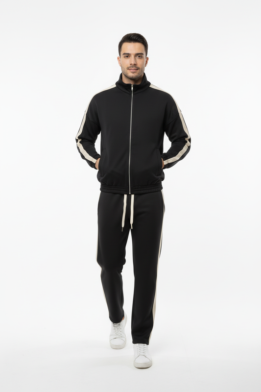 Erkek Yanları Şeritli Eşofman Siyah - Dinamik Poz