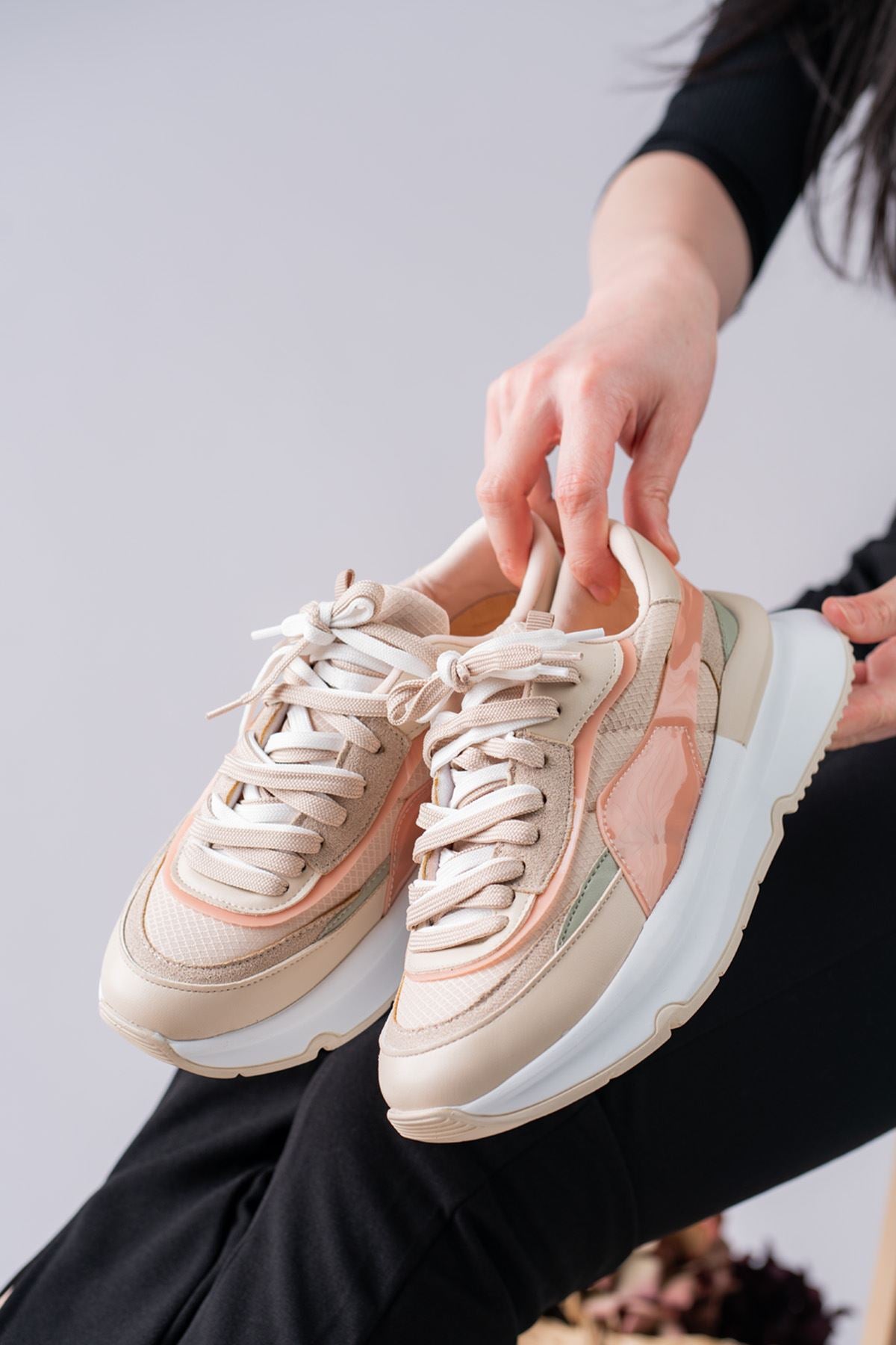 Aleh Bej Cilt Pudra Detaylı Kalın Tabanlı Sneakers