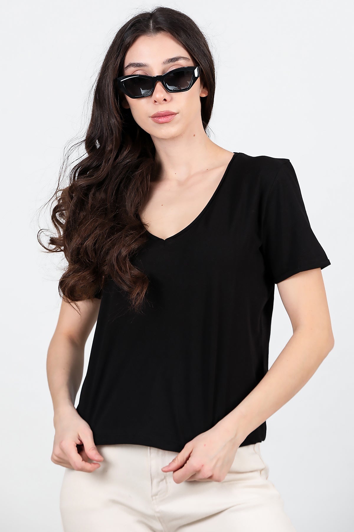 Kadın V Yaka T-Shırt  Siyah