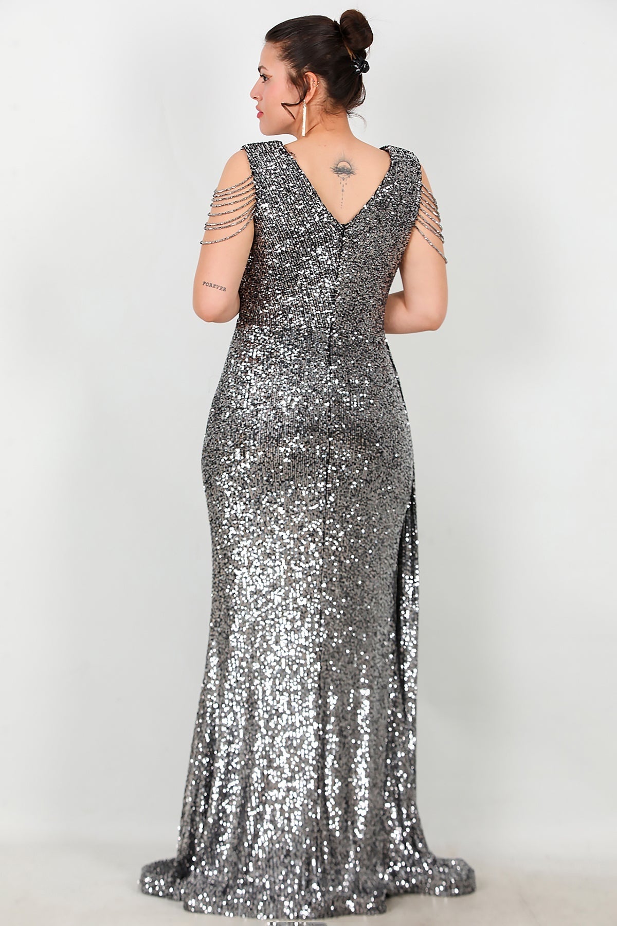 Büyük Beden Omuz Zincir Detay Uzun Pullu Abiye  Gümüş