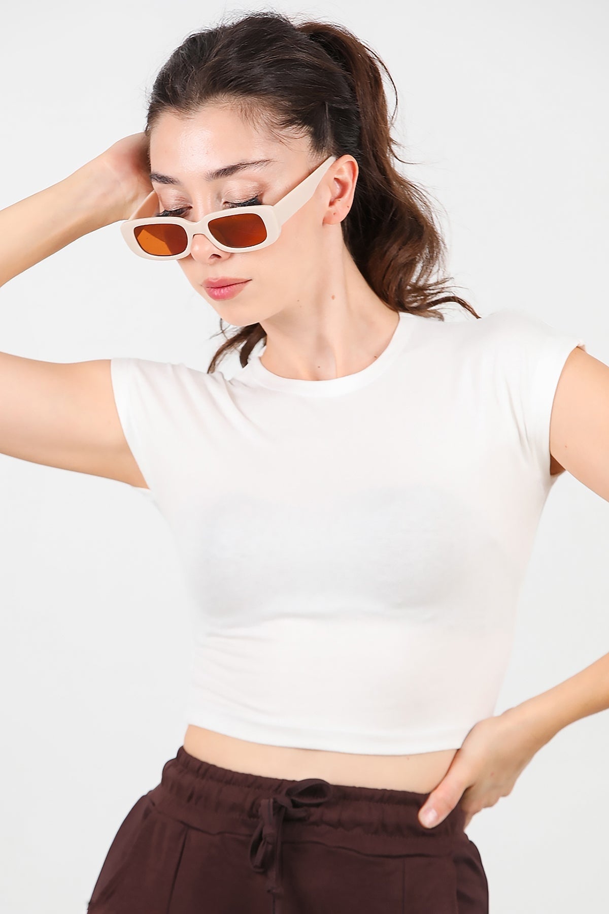 Kadın Düşük Omuz Kısa Tshirt  Ekru