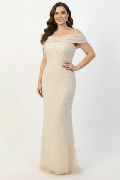 Büyük Beden Yaka Detay Pullu Boncuklu Uzun Abiye  Krem